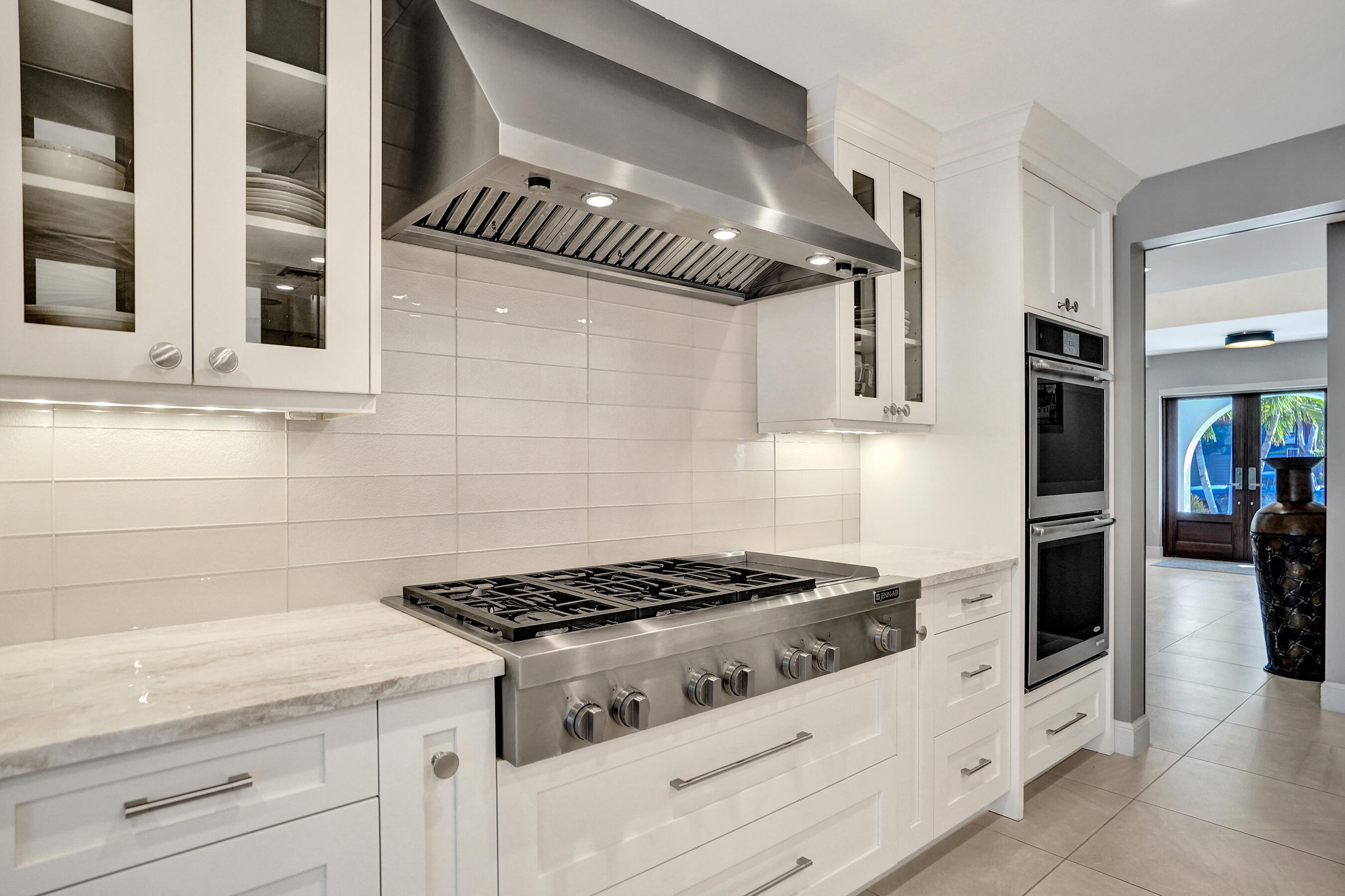 738 Middle Riv Dr Fort Lauderdale, FL 33304