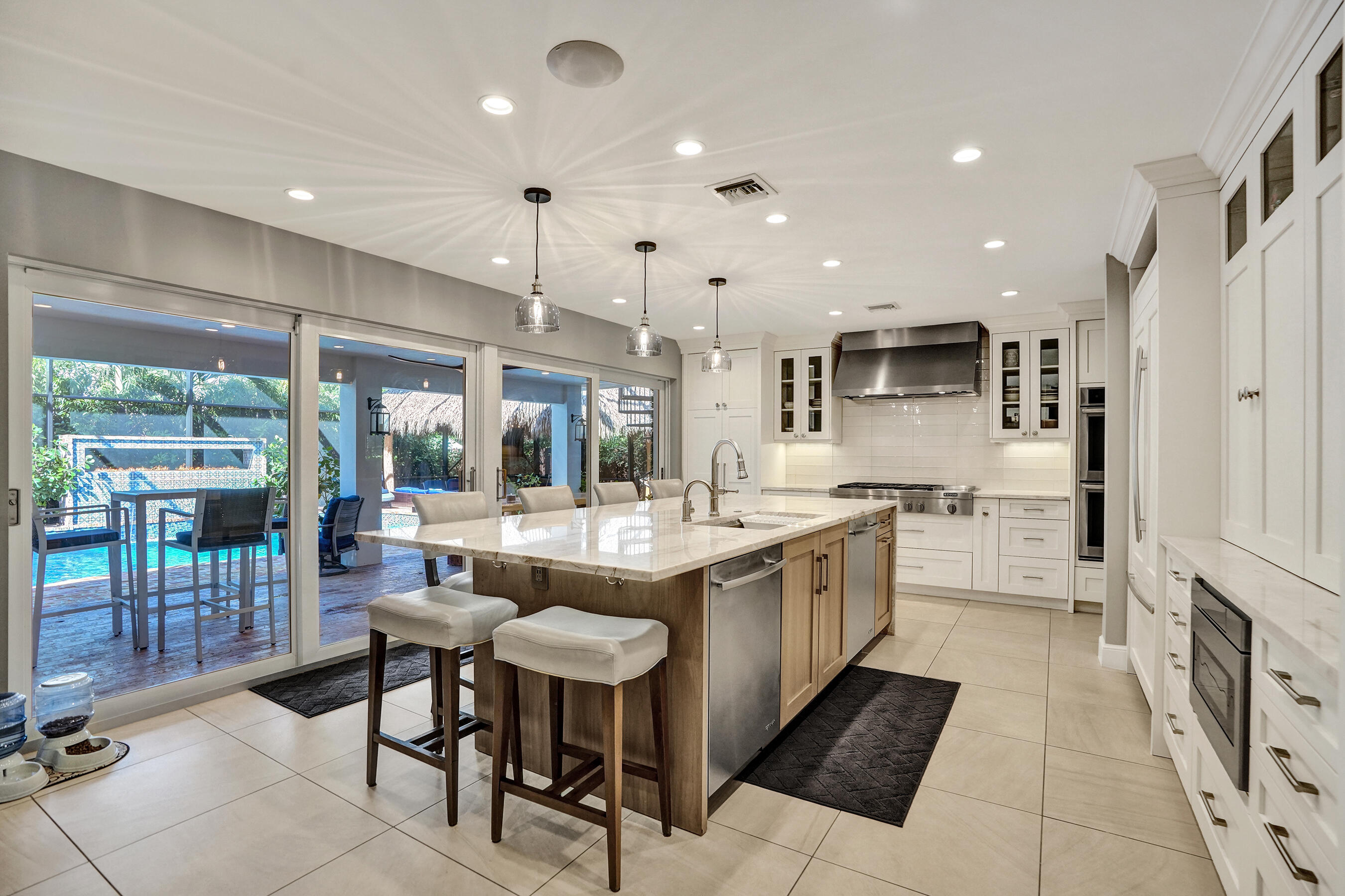 738 Middle Riv Dr Fort Lauderdale, FL 33304