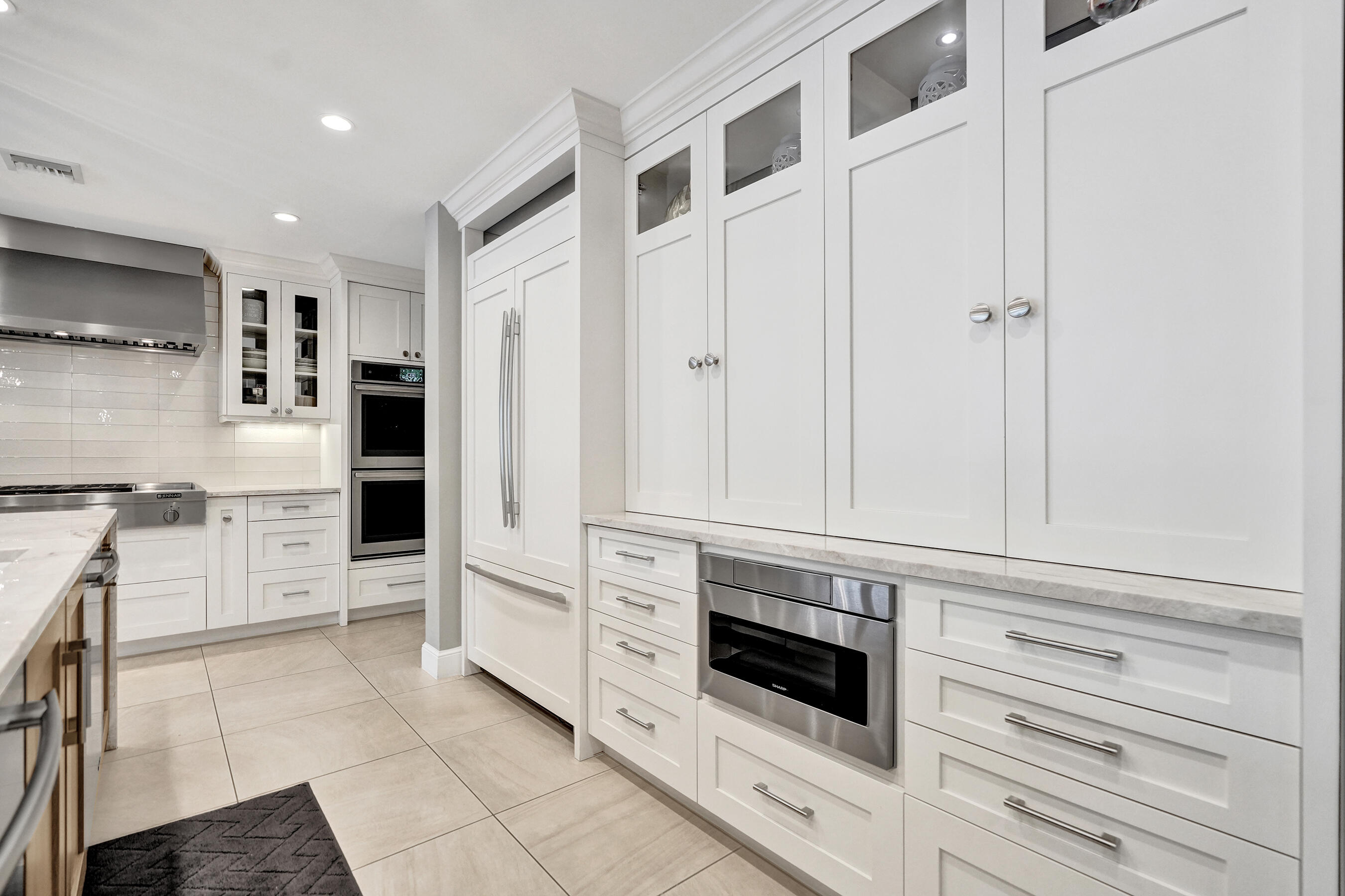738 Middle Riv Dr Fort Lauderdale, FL 33304