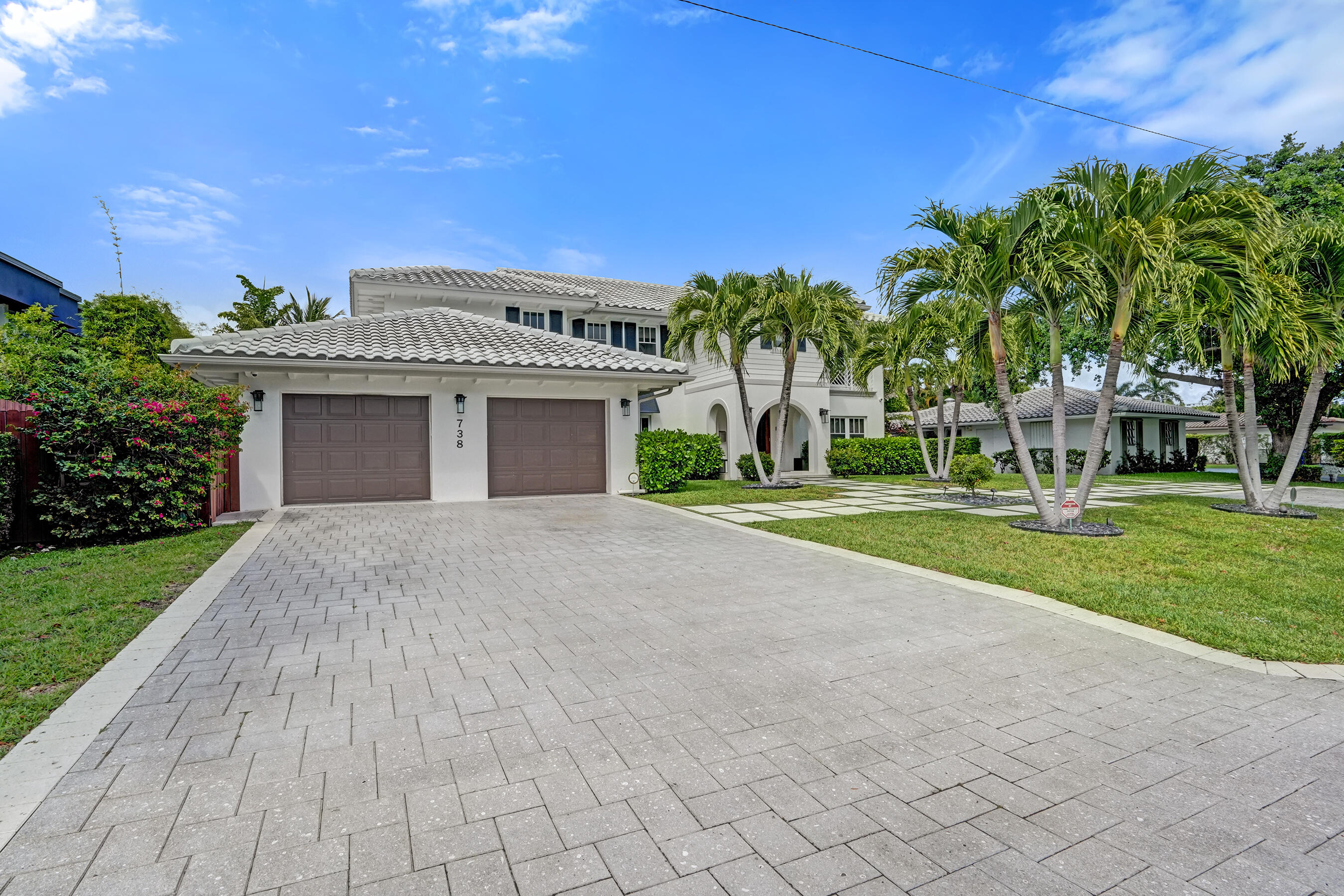 738 Middle Riv Dr Fort Lauderdale, FL 33304