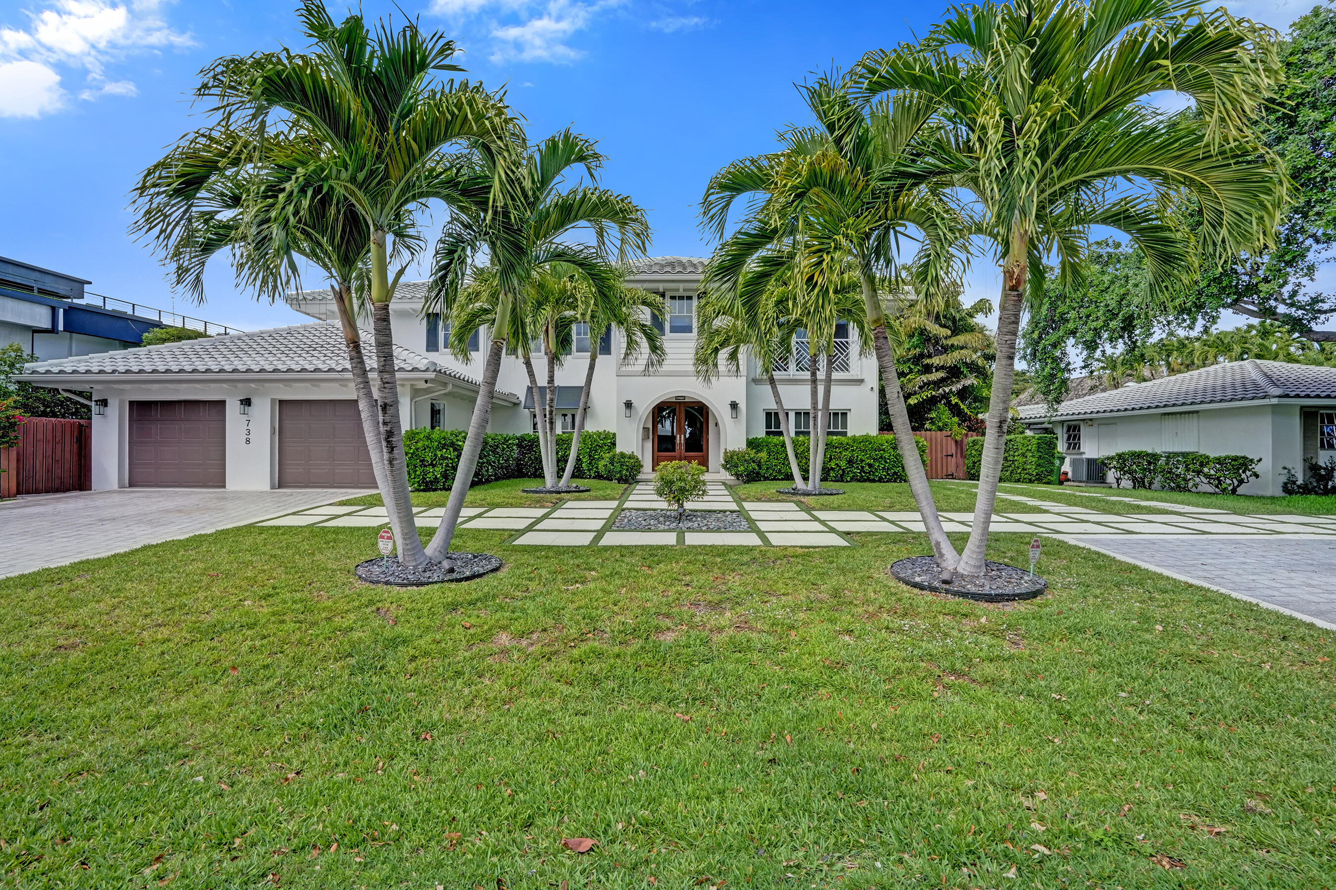 738 Middle Riv Dr Fort Lauderdale, FL 33304