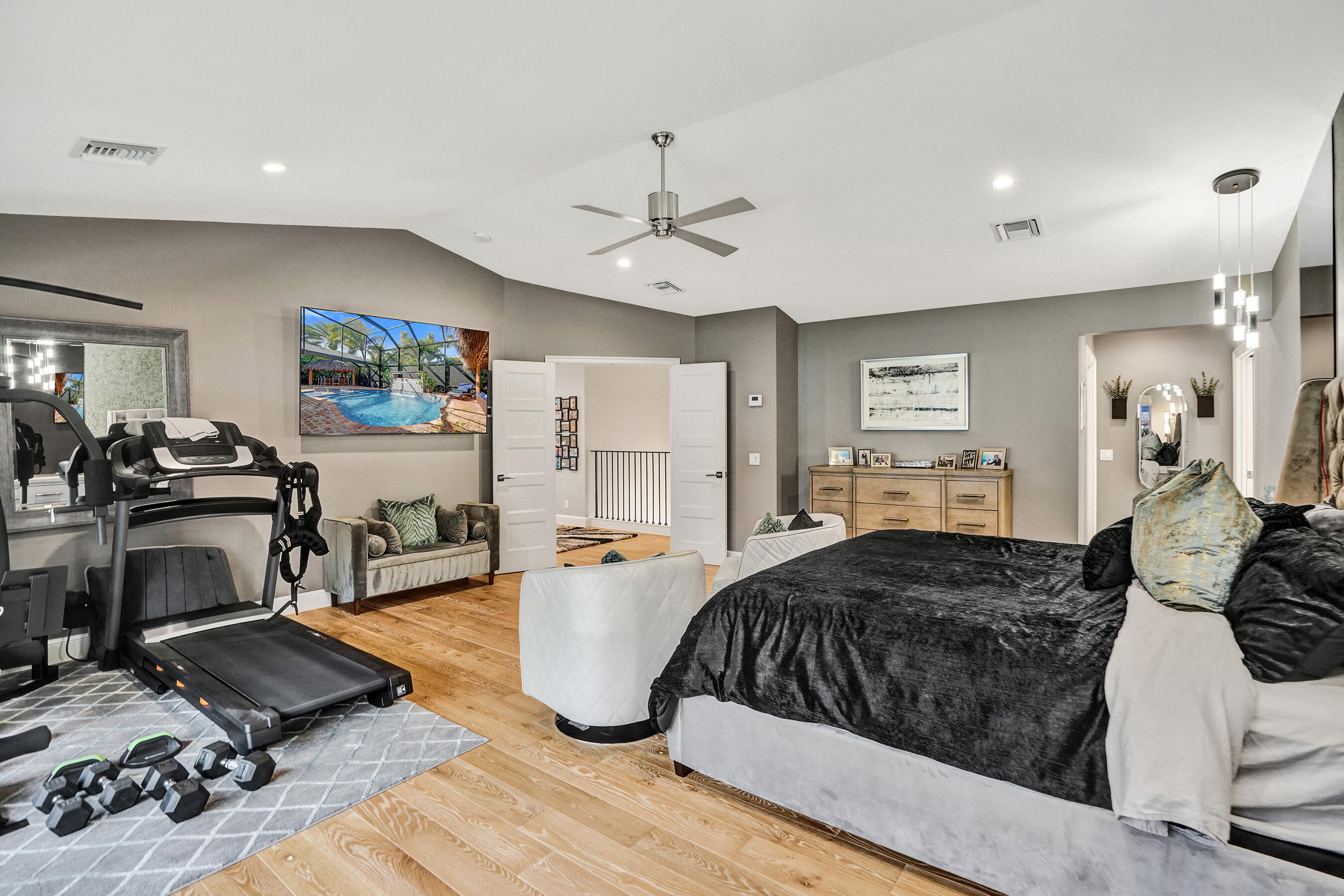 738 Middle Riv Dr Fort Lauderdale, FL 33304