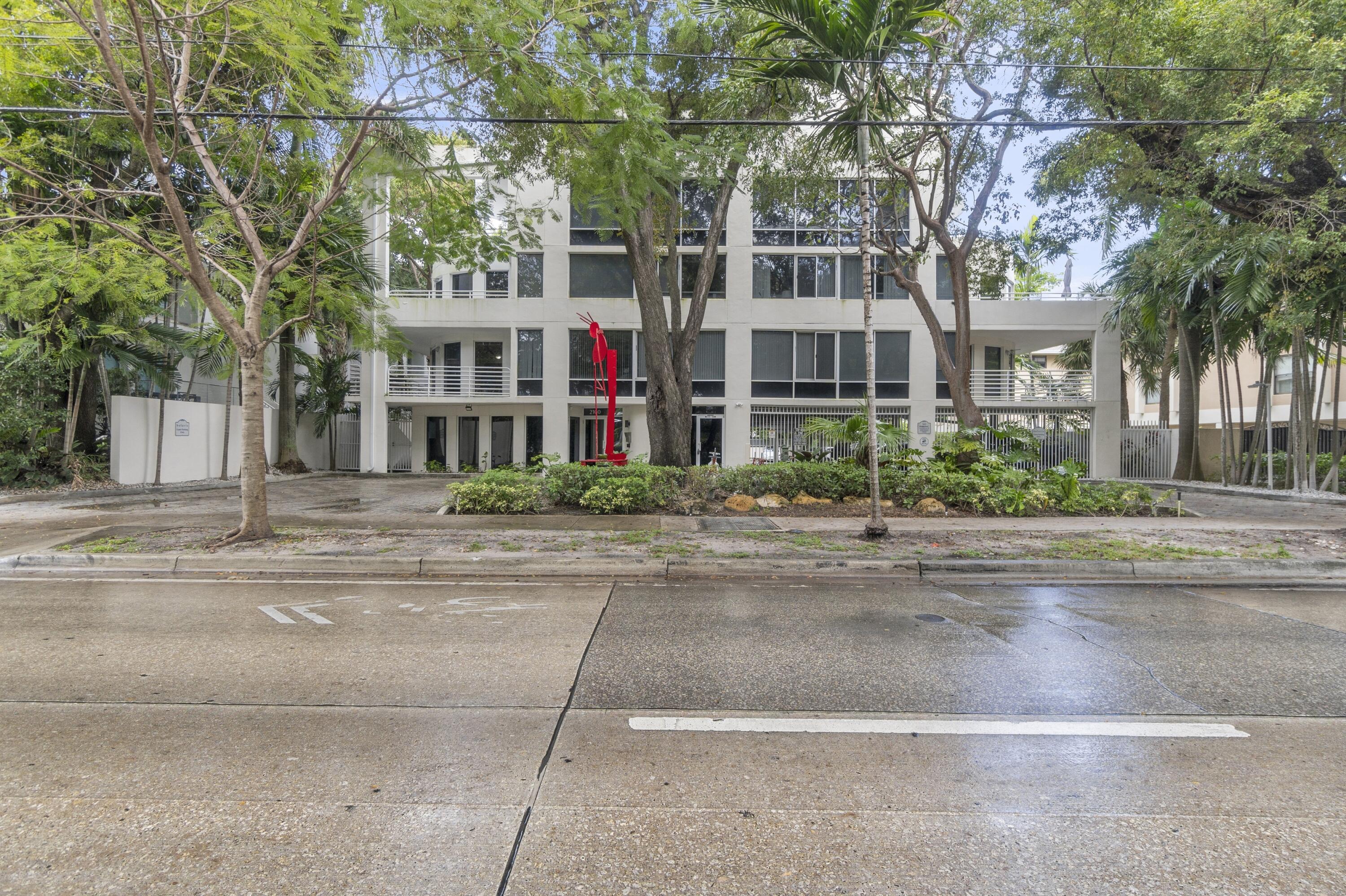 2100 Brickell Ave #305