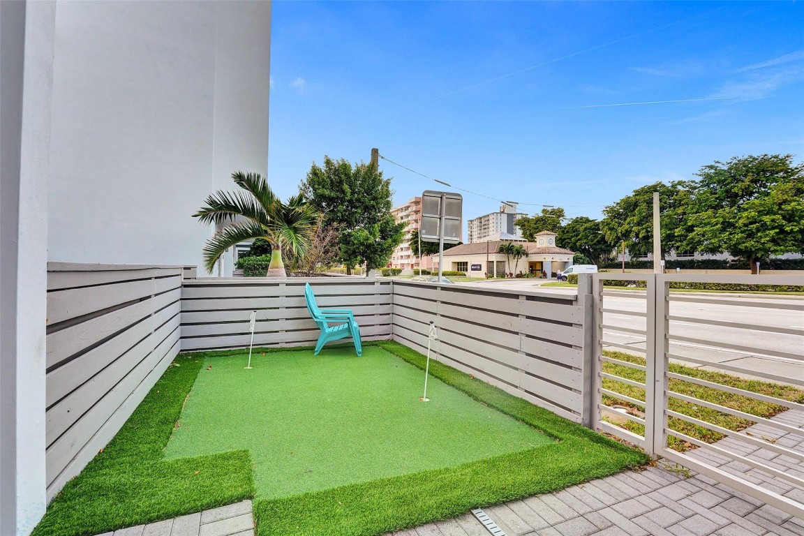 1371 N Ocean Pompano Beach, FL 33062