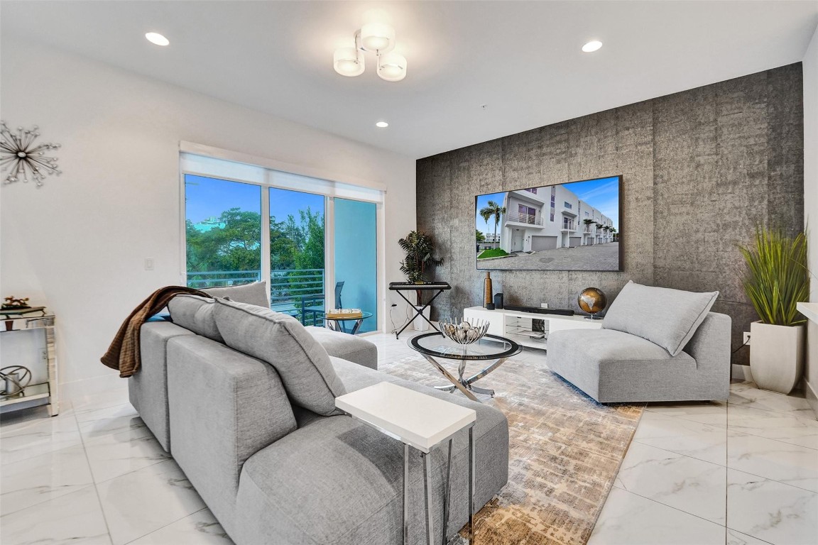 1371 N Ocean Pompano Beach, FL 33062