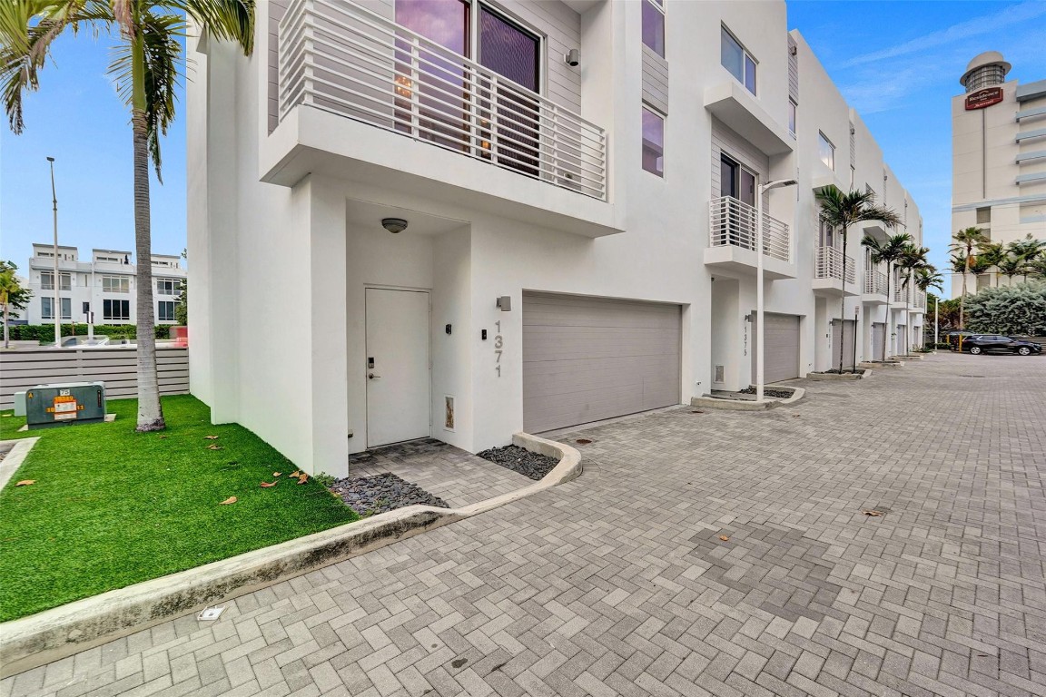 1371 N Ocean Pompano Beach, FL 33062