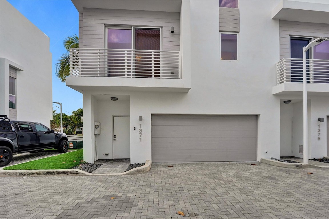 1371 N Ocean Pompano Beach, FL 33062