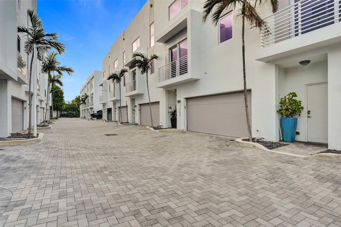 1371 N Ocean Pompano Beach, FL 33062