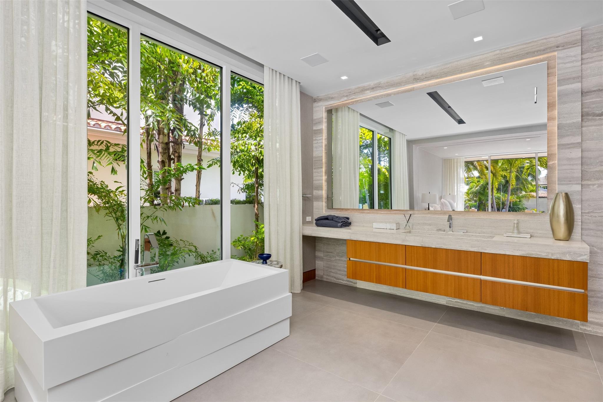 650 Royal Plz Dr Fort Lauderdale, FL 33301 650 Royal Plz Dr Fort Lauderdale, FL 33301