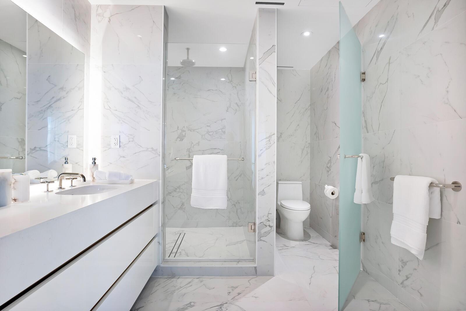 525 Fort Lauderdale Bch Blvd #1701 Fort Lauderdale, FL 33304