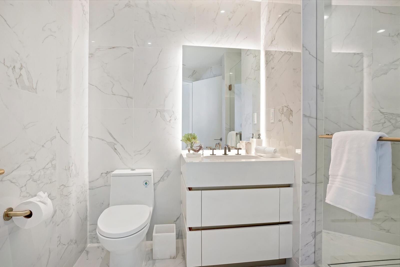 525 Fort Lauderdale Bch Blvd #1701 Fort Lauderdale, FL 33304