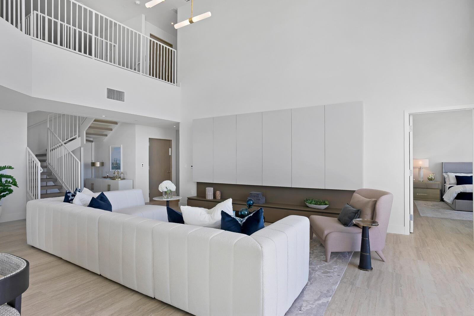 525 Fort Lauderdale Bch Blvd #1701 Fort Lauderdale, FL 33304