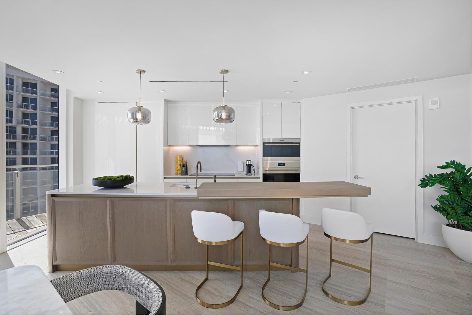 525 Fort Lauderdale Bch Blvd #1701 Fort Lauderdale, FL 33304