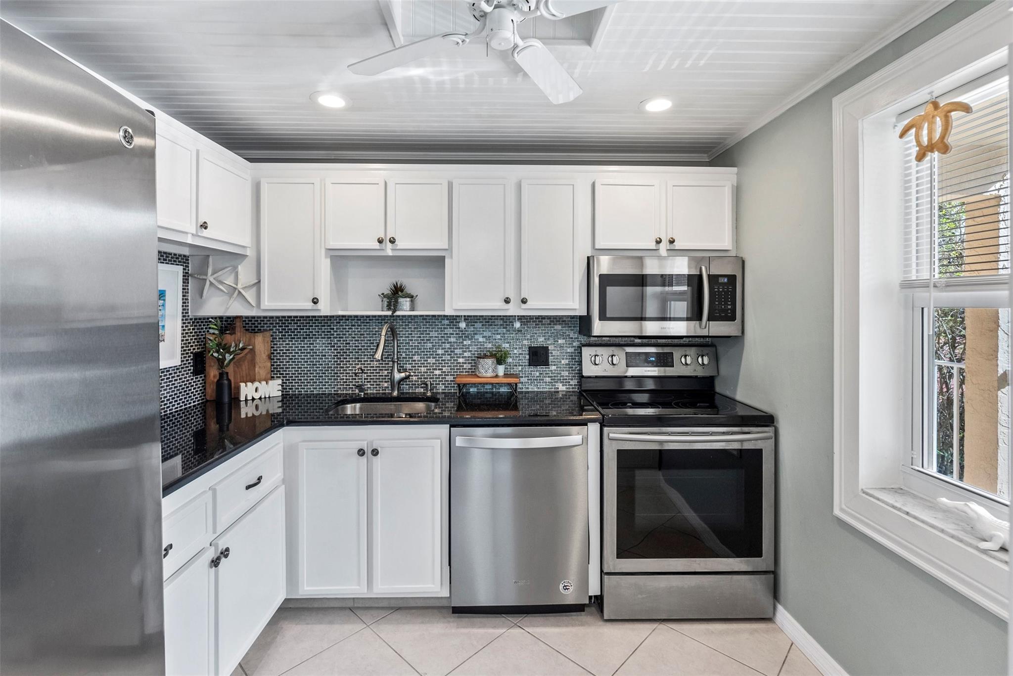 1035 Country Clb Dr #203