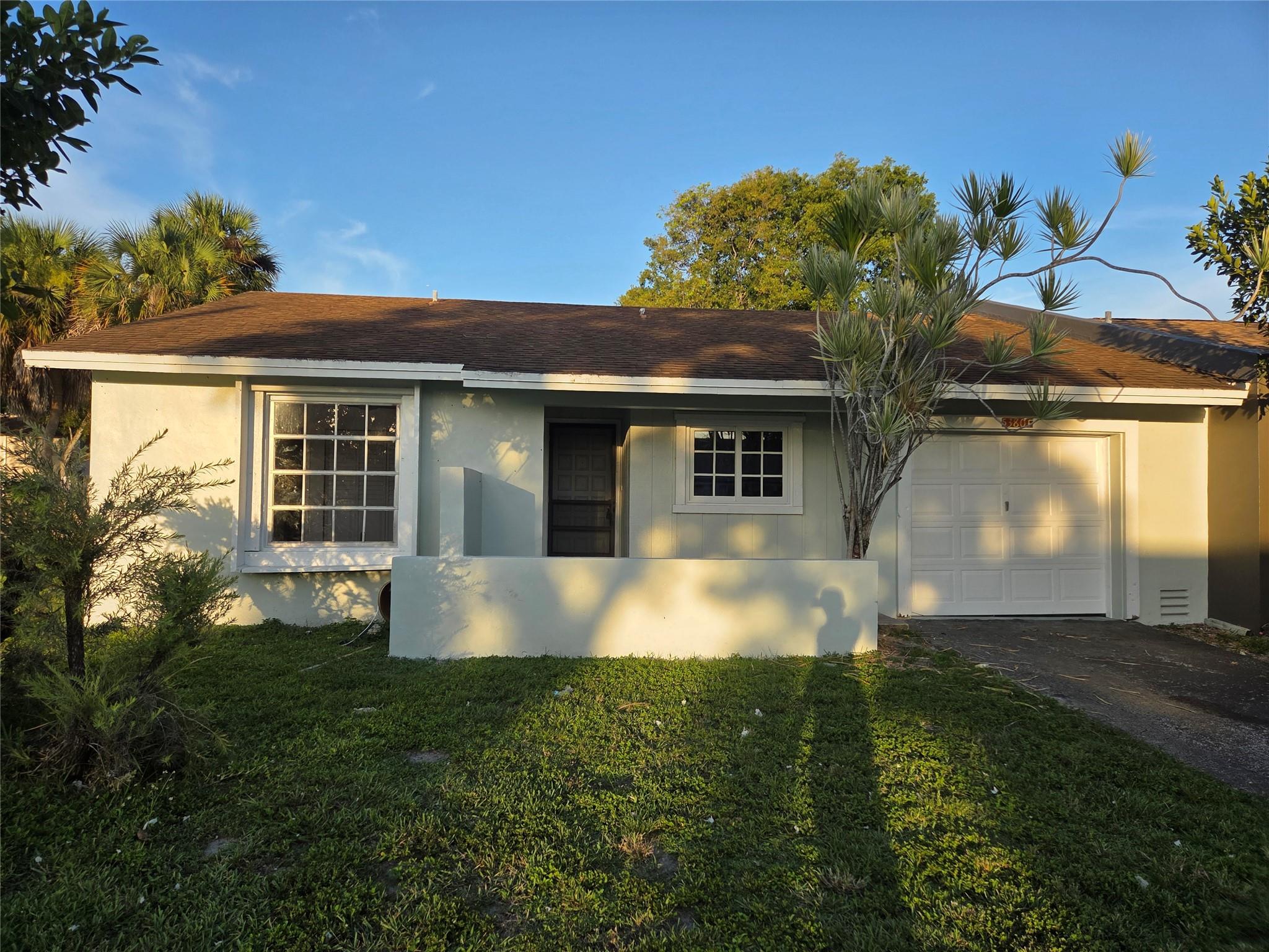 5380 Lakewood Cir #F