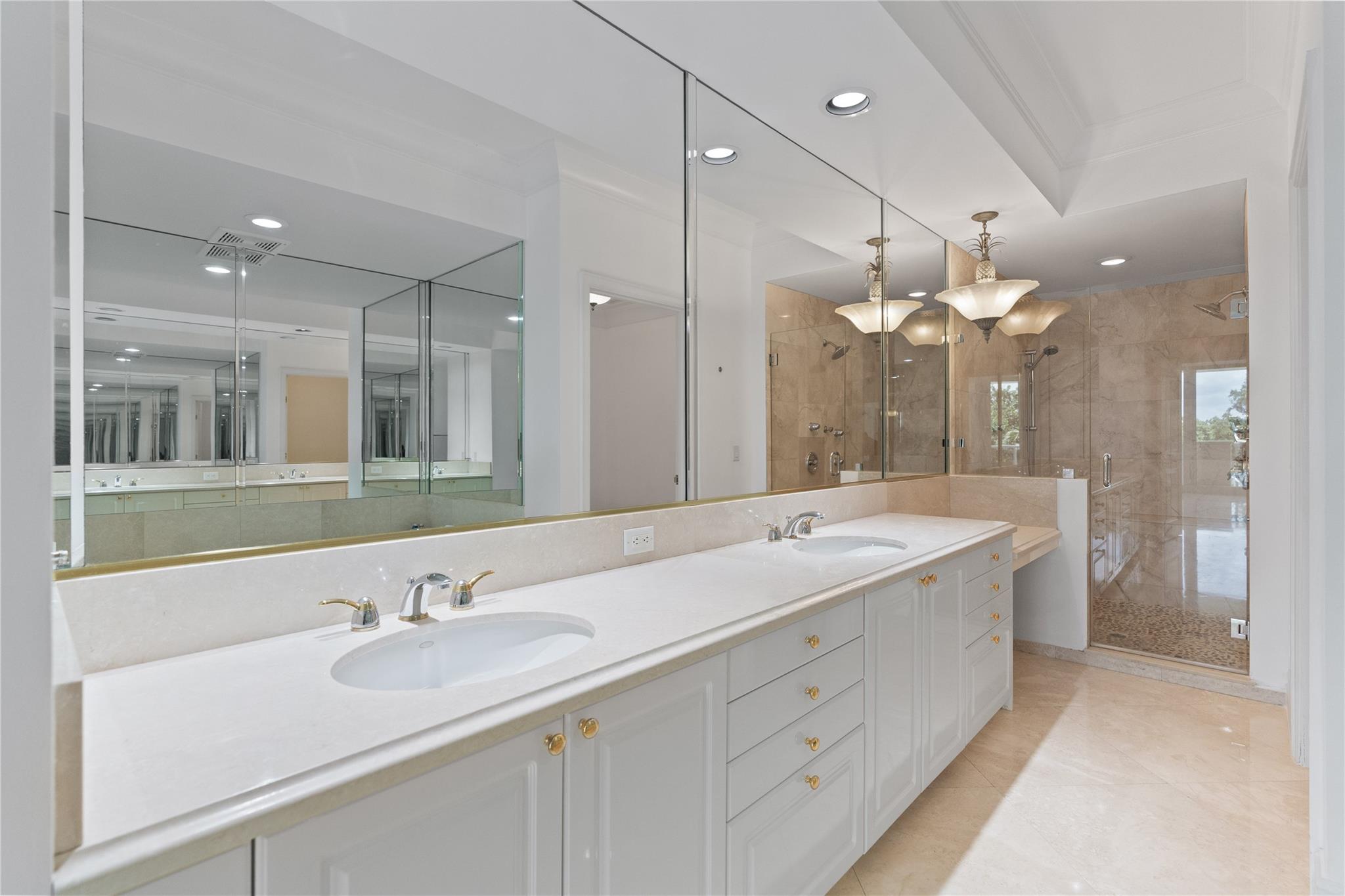 1063 Hillsboro Mile #203 Hillsboro Beach, FL 33062