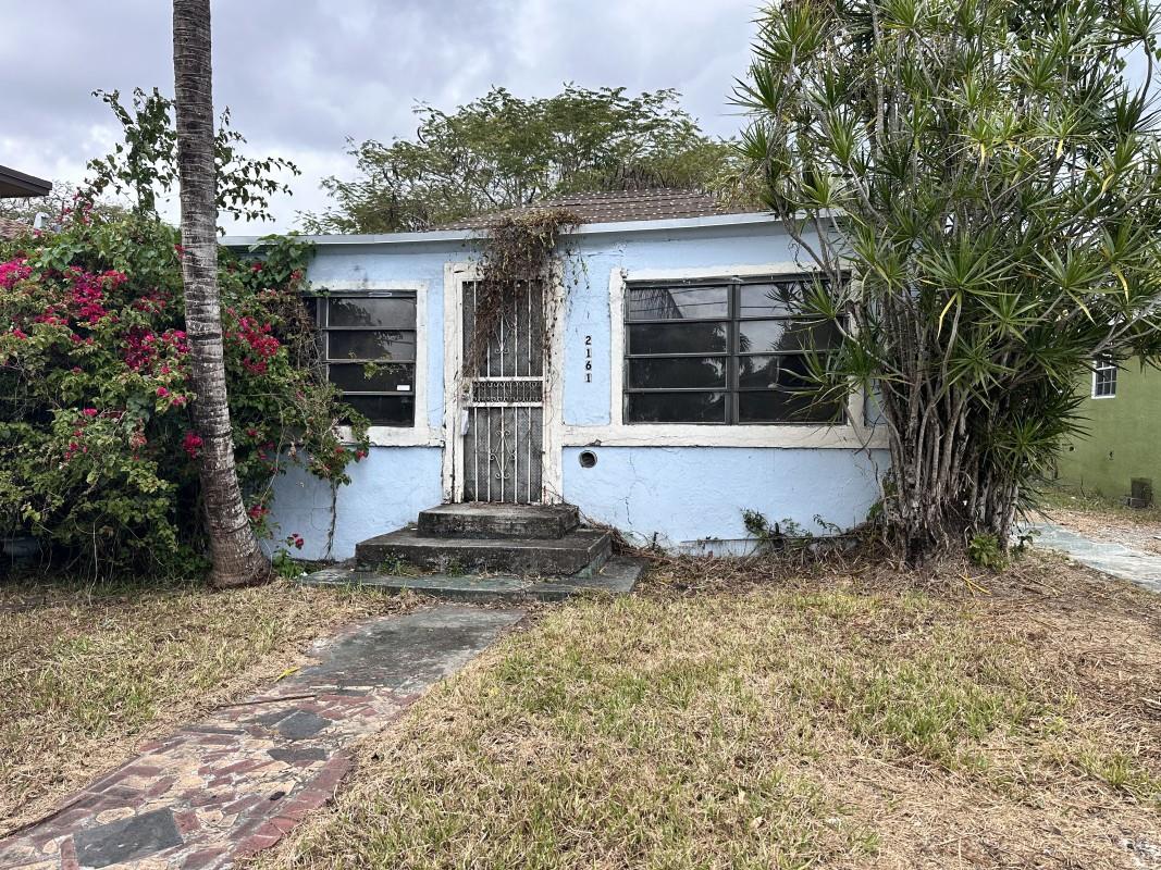 2161 NW 50th St
