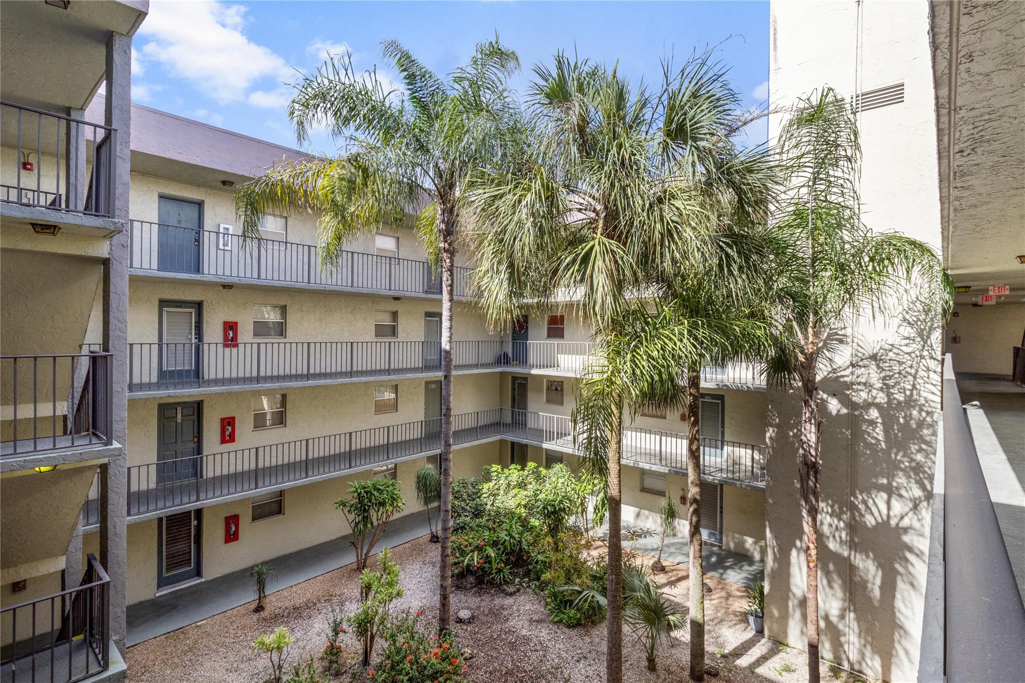 1830 N Lauderdale Ave #4317