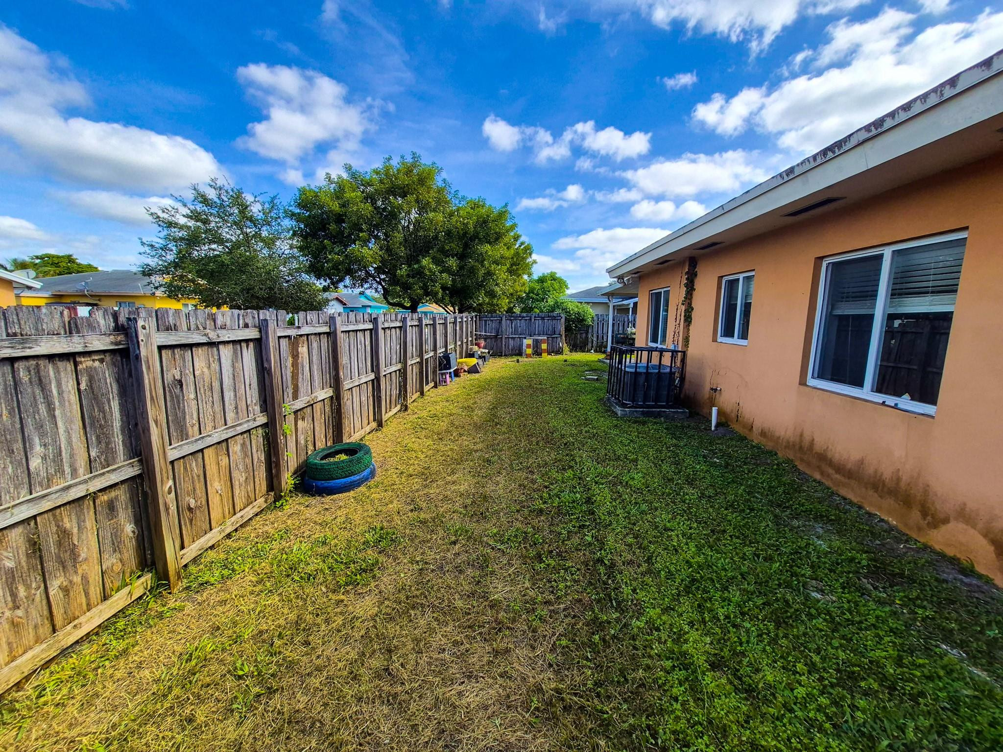 6351 NW 31st Ct Miami, FL 33147