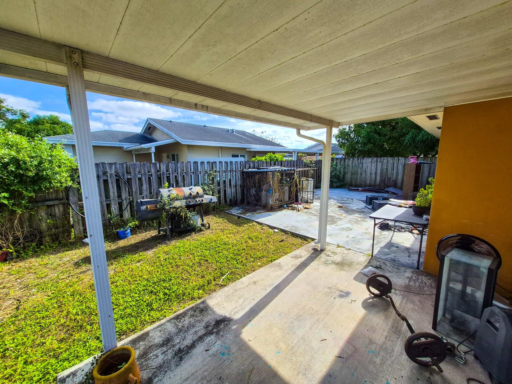 6351 NW 31st Ct Miami, FL 33147