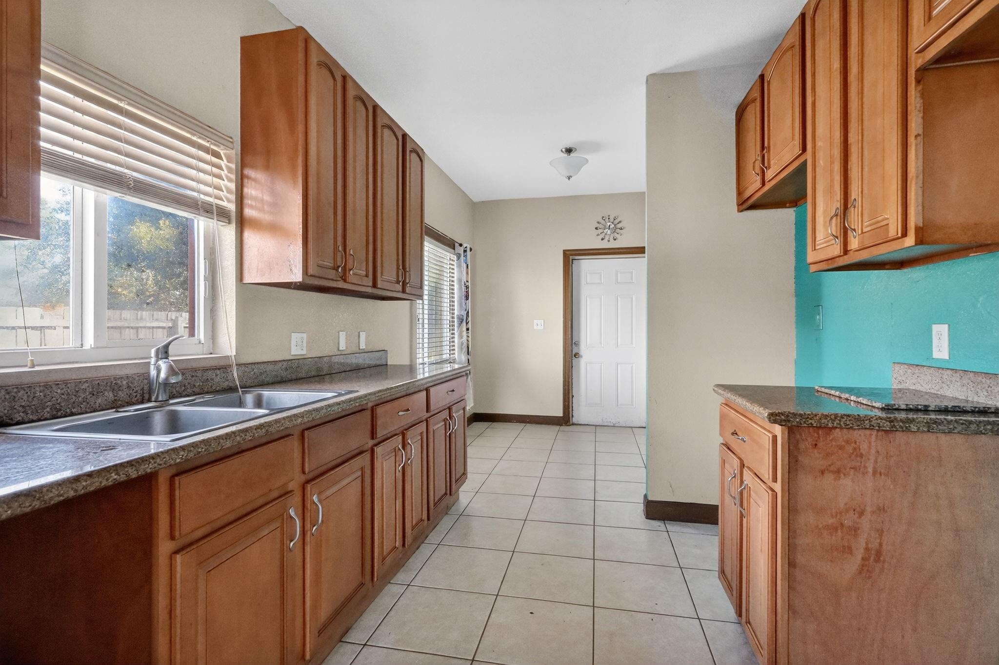 6351 NW 31st Ct Miami, FL 33147