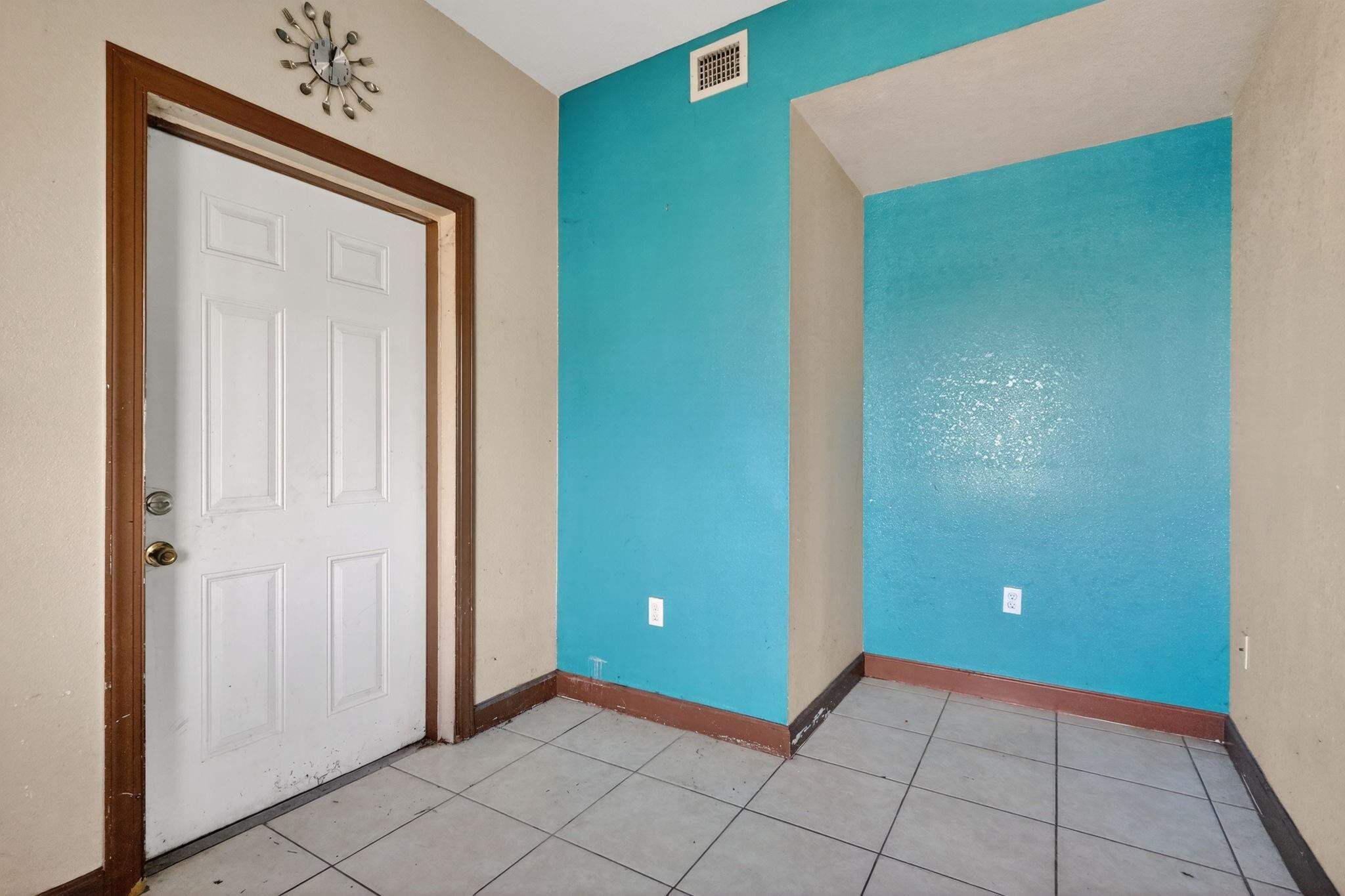 6351 NW 31st Ct Miami, FL 33147