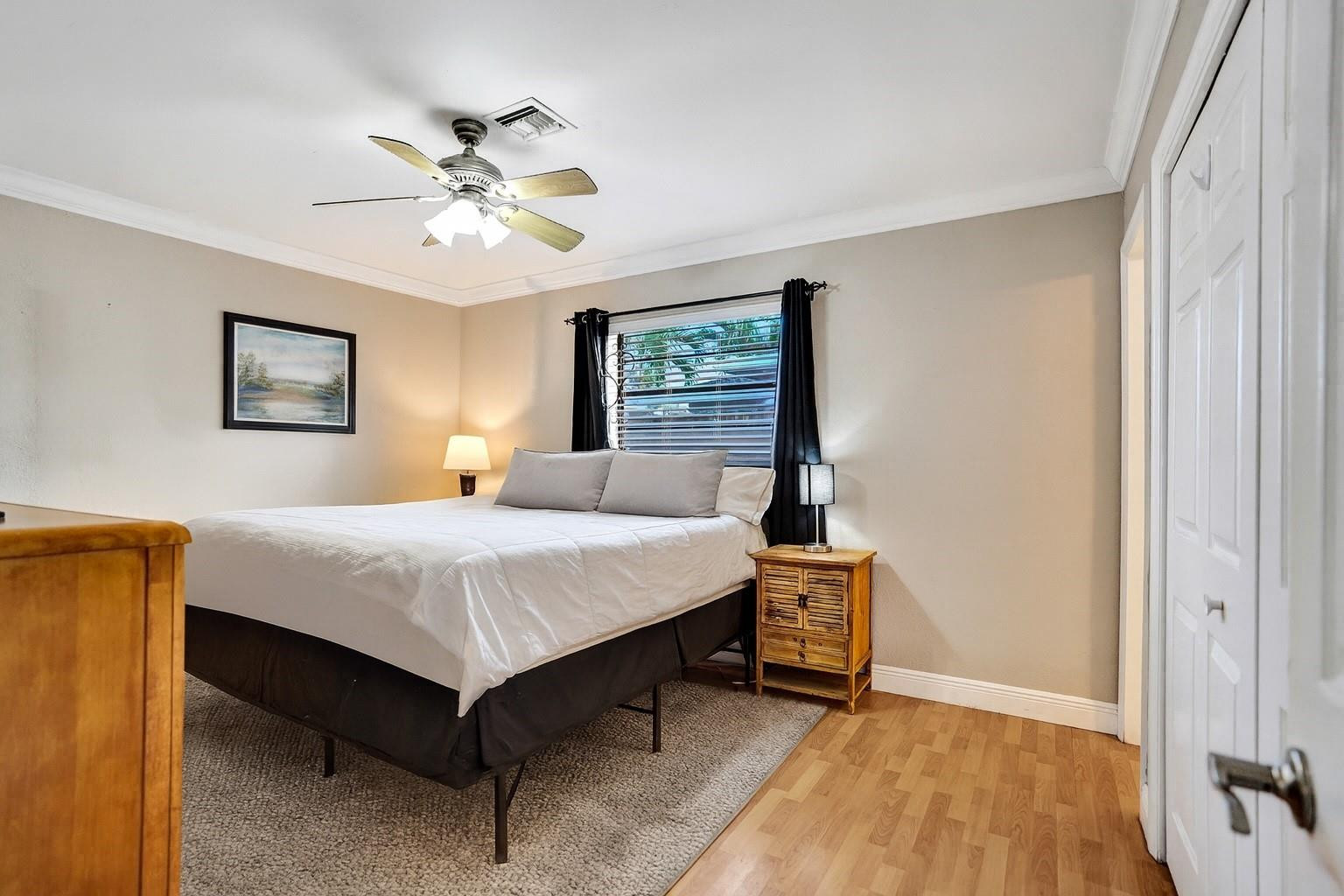 4221 NE 13th Ave Oakland Park, FL 33334