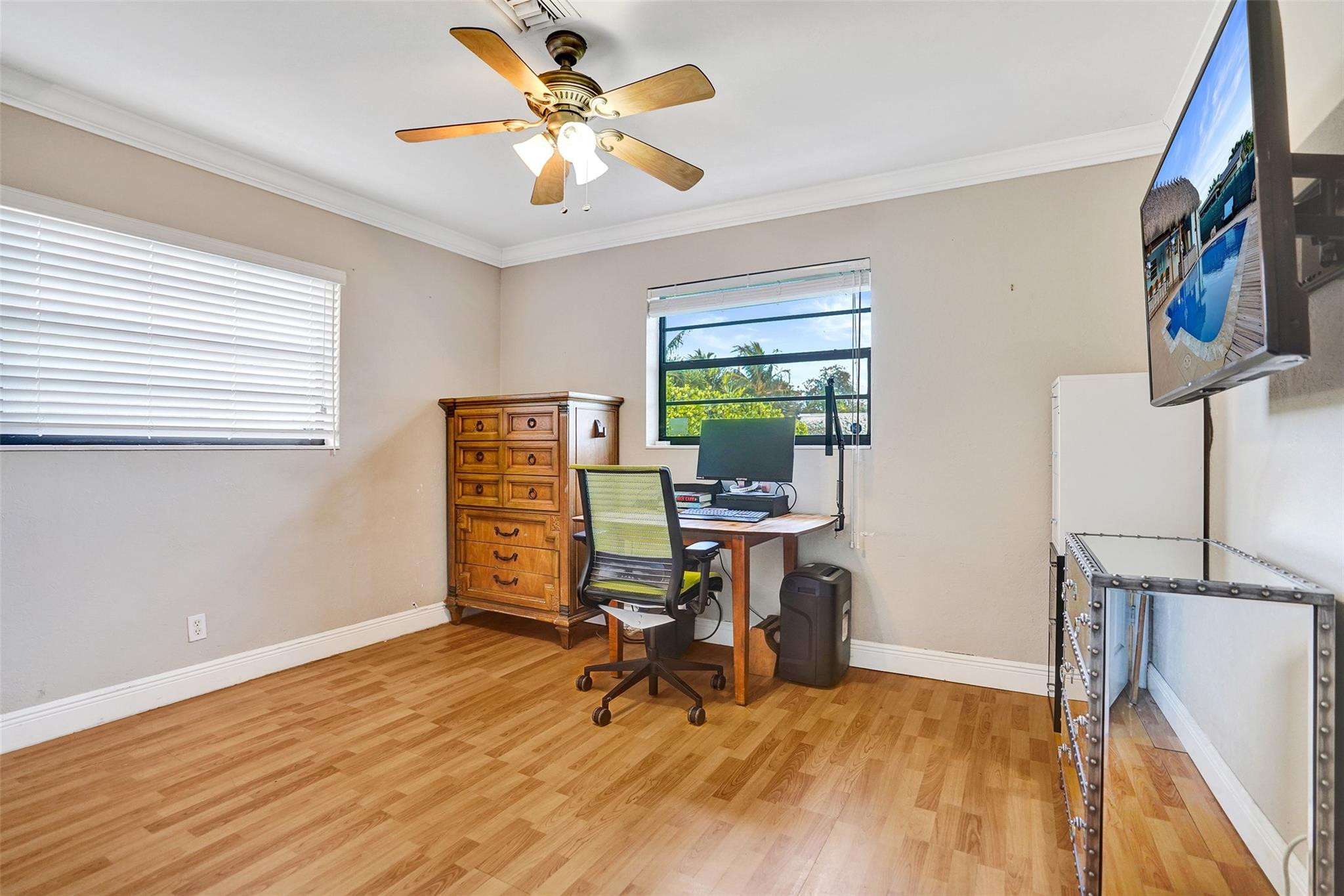 4221 NE 13th Ave Oakland Park, FL 33334