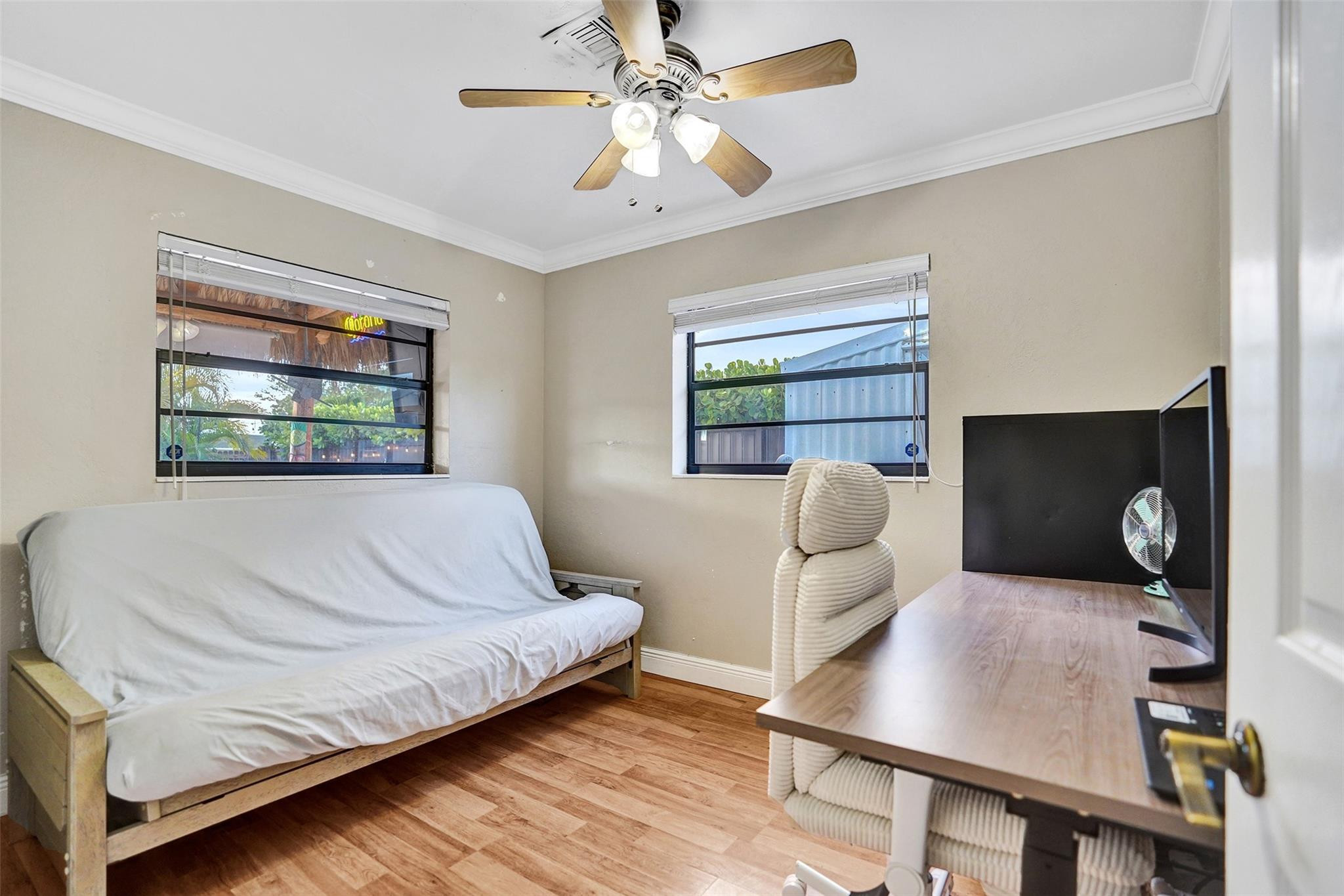 4221 NE 13th Ave Oakland Park, FL 33334