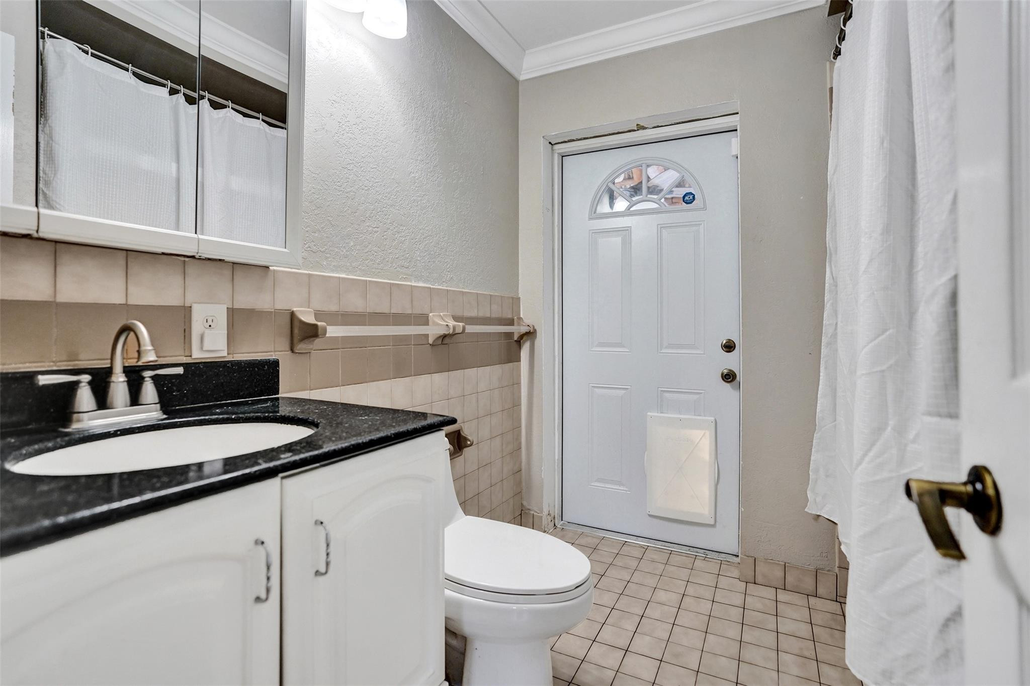 4221 NE 13th Ave Oakland Park, FL 33334