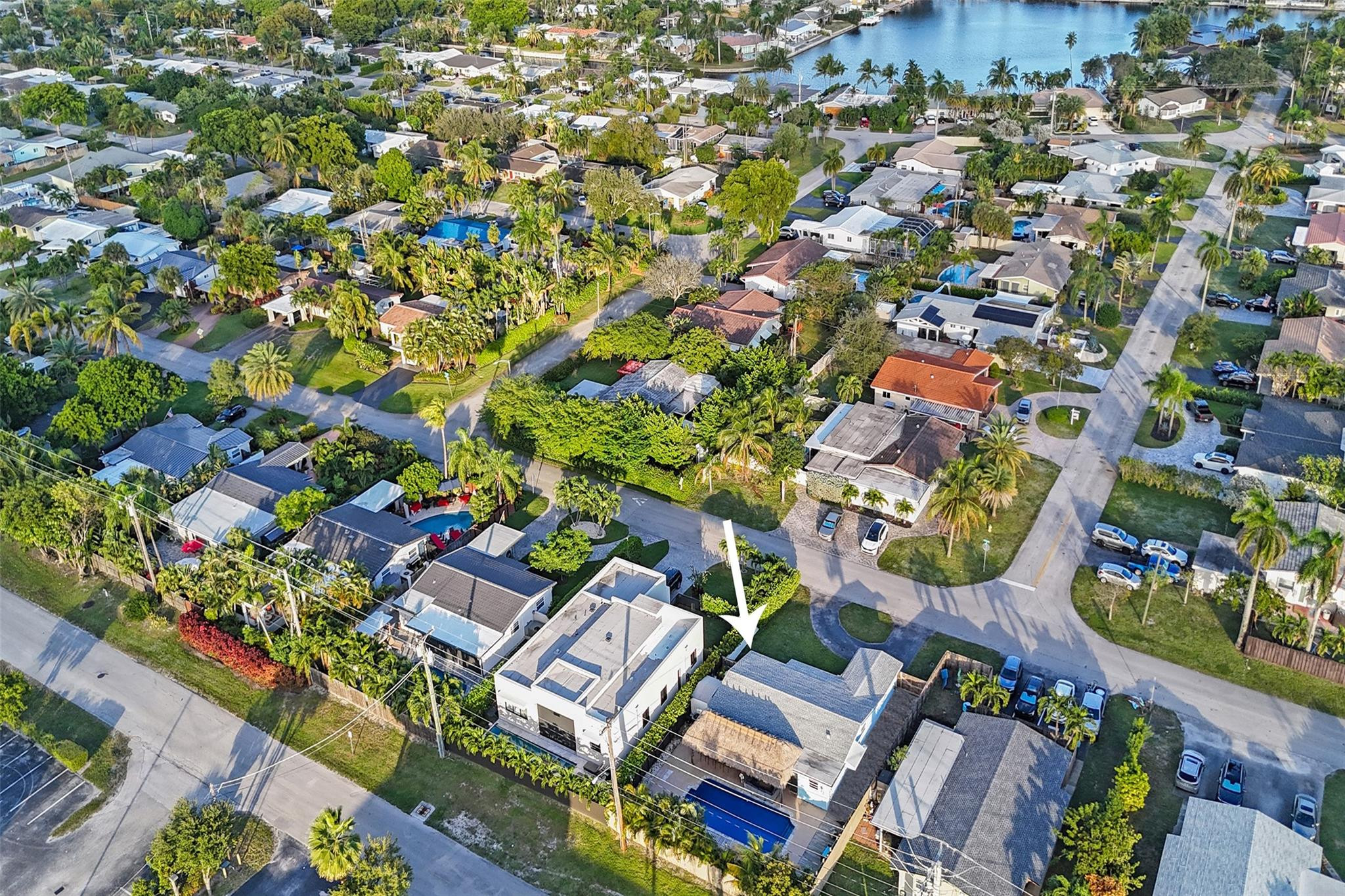 4221 NE 13th Ave Oakland Park, FL 33334