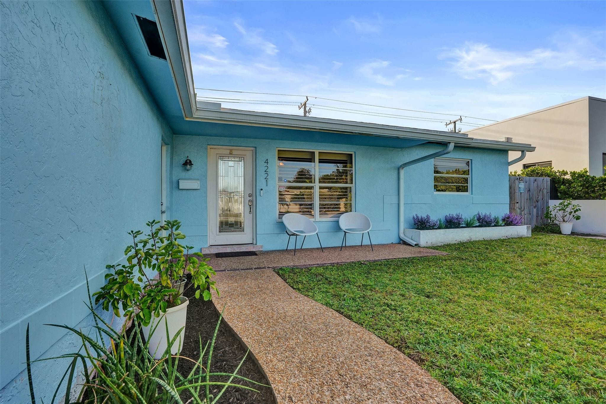 4221 NE 13th Ave Oakland Park, FL 33334