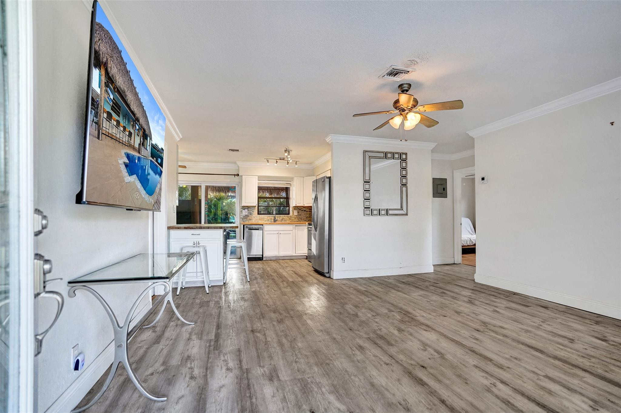 4221 NE 13th Ave Oakland Park, FL 33334