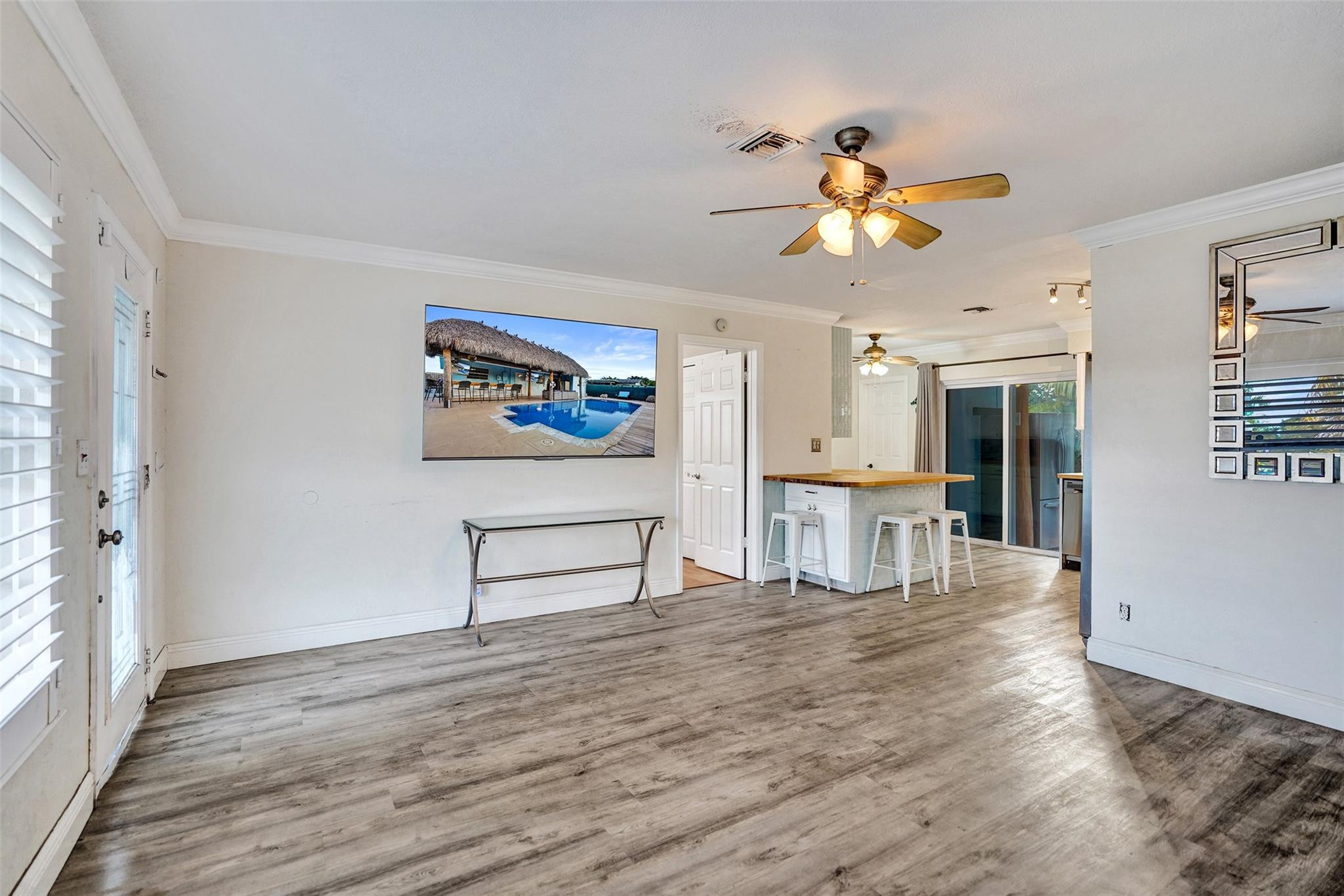 4221 NE 13th Ave Oakland Park, FL 33334