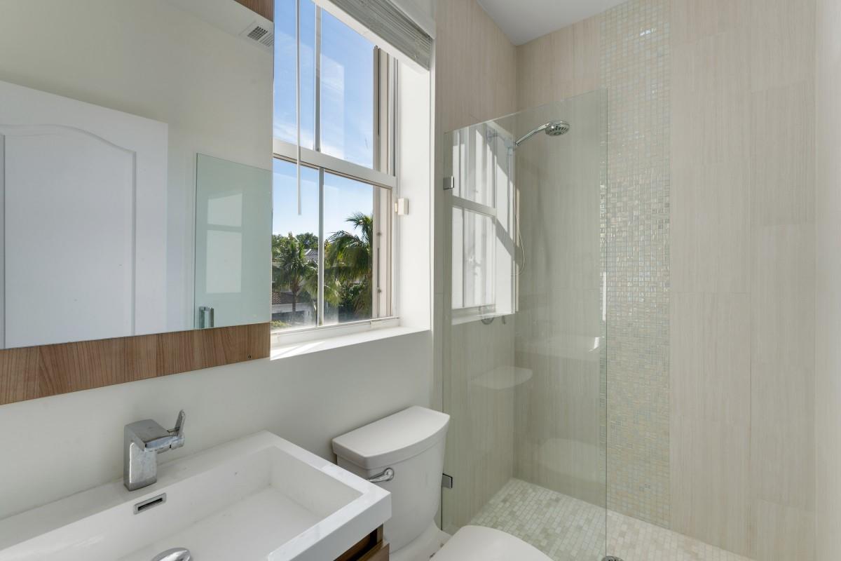 21156 NE 33rd Ave Aventura, FL 33180