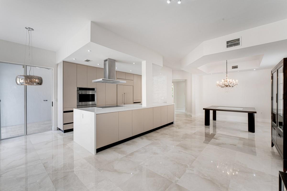 21156 NE 33rd Ave Aventura, FL 33180