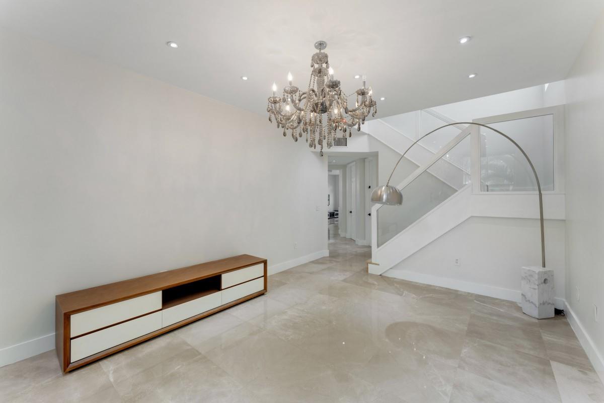 21156 NE 33rd Ave Aventura, FL 33180