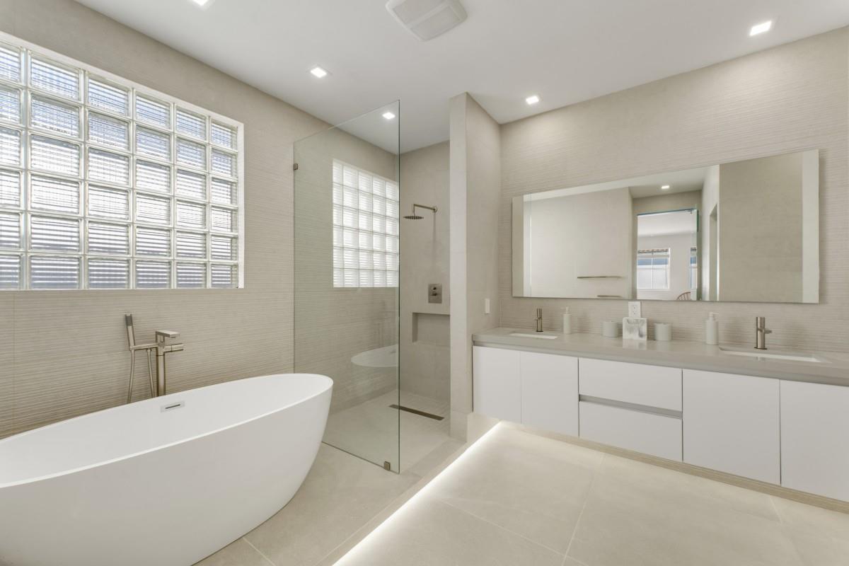 21156 NE 33rd Ave Aventura, FL 33180