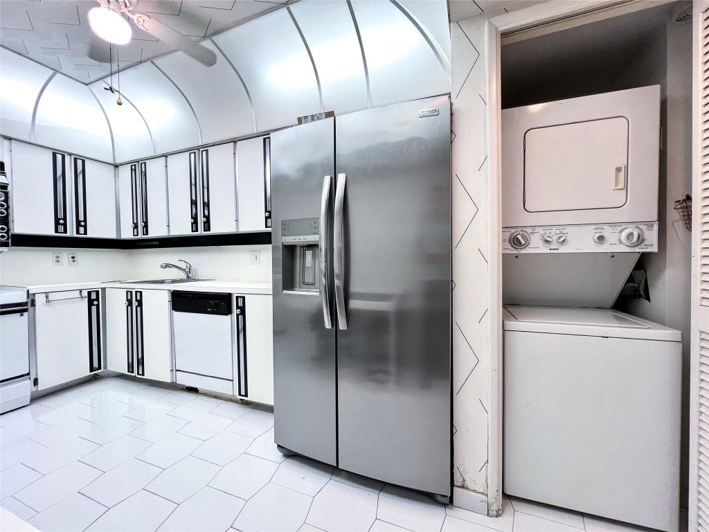 800 Cypress Grv Dr #106 Pompano Beach, FL 33069