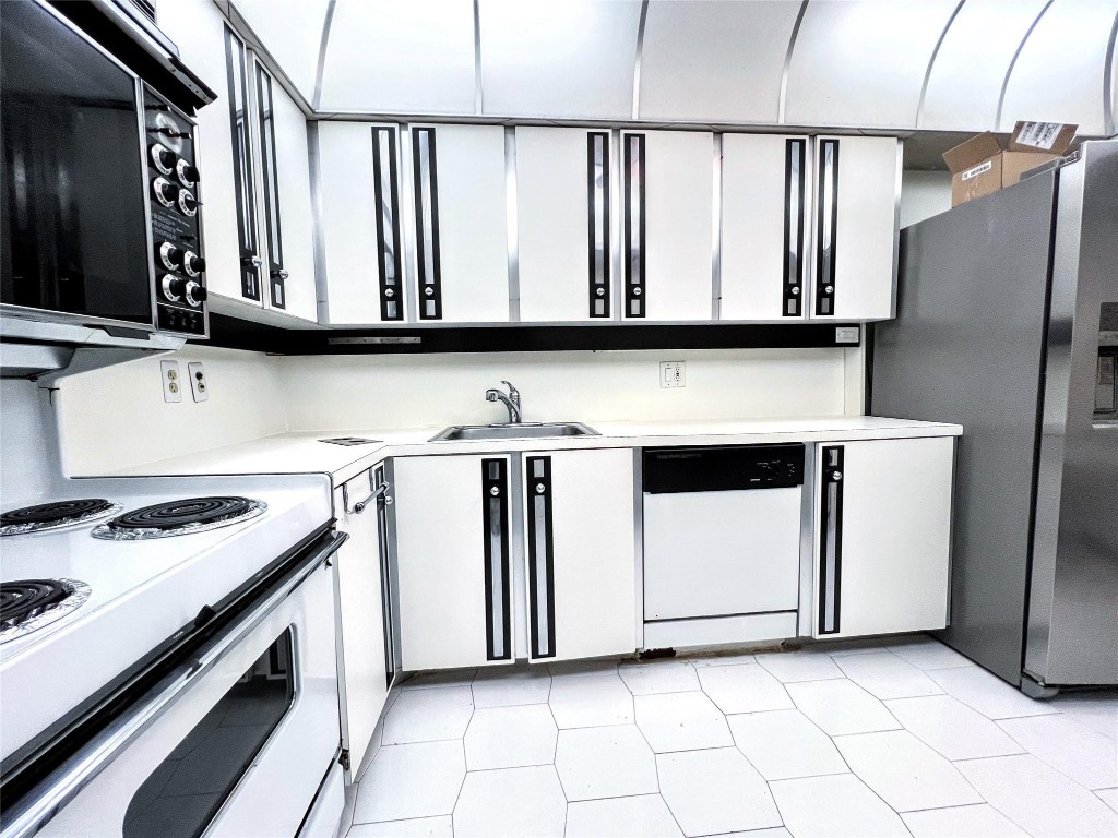 800 Cypress Grv Dr #106 Pompano Beach, FL 33069