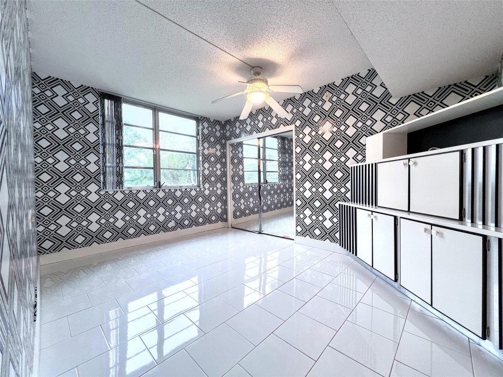 800 Cypress Grv Dr #106 Pompano Beach, FL 33069