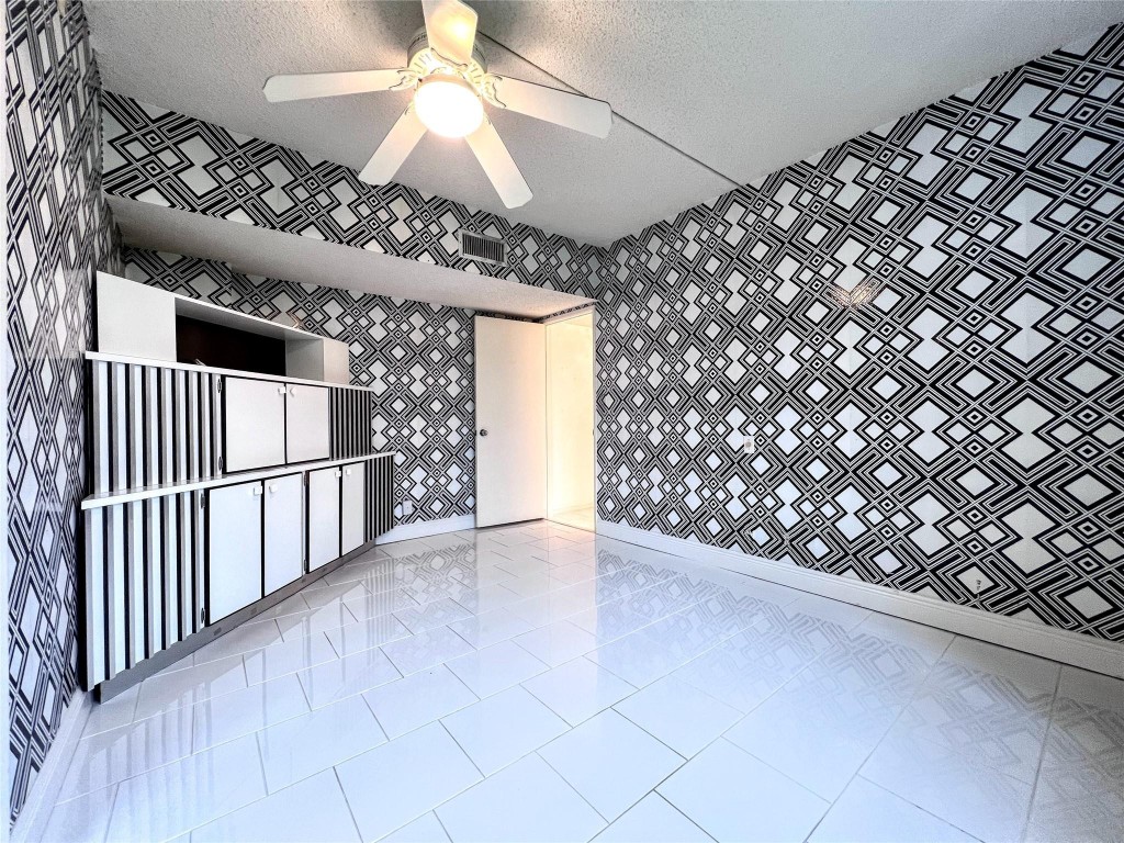 800 Cypress Grv Dr #106 Pompano Beach, FL 33069