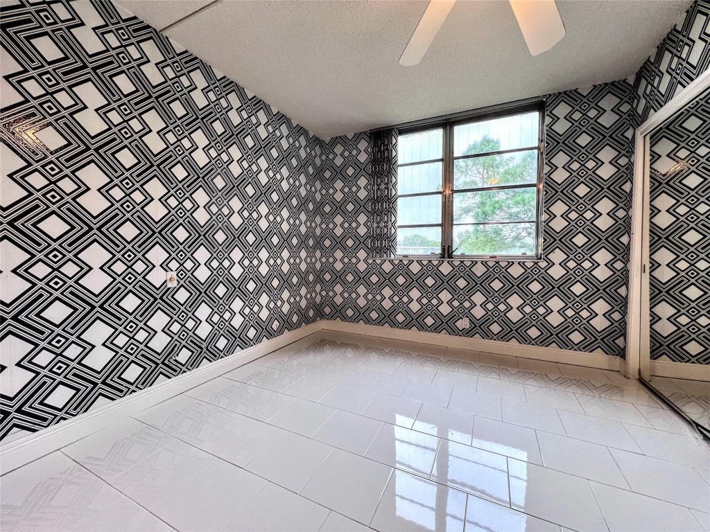 800 Cypress Grv Dr #106 Pompano Beach, FL 33069