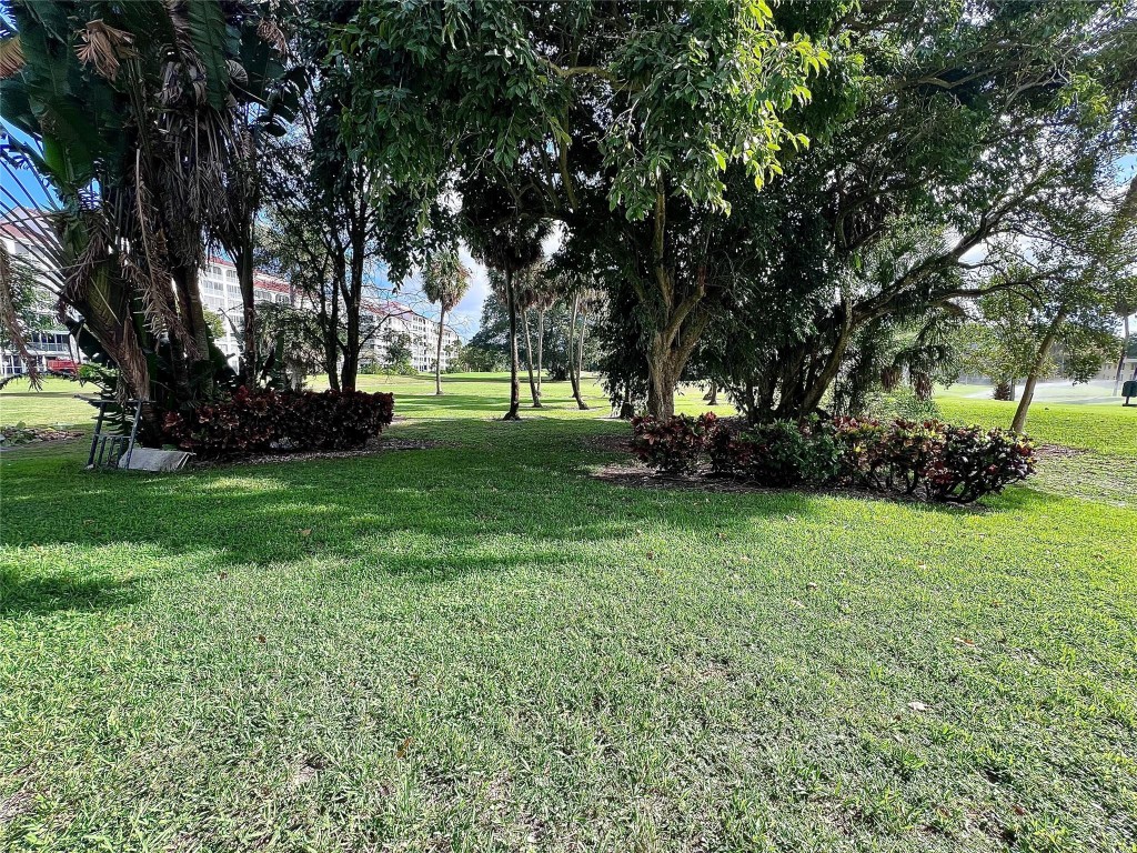 800 Cypress Grv Dr #106 Pompano Beach, FL 33069