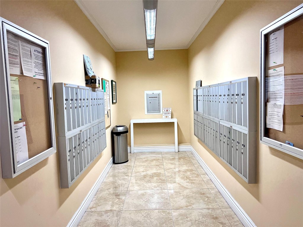 800 Cypress Grv Dr #106 Pompano Beach, FL 33069