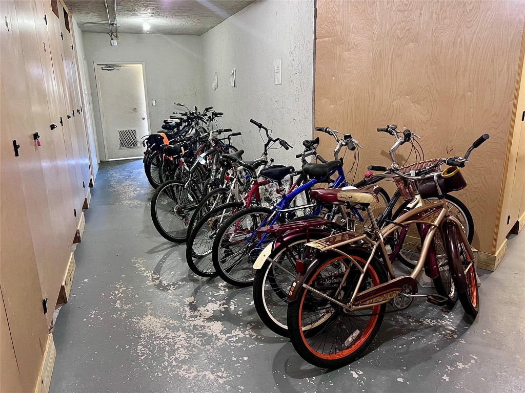 800 Cypress Grv Dr #106 Pompano Beach, FL 33069