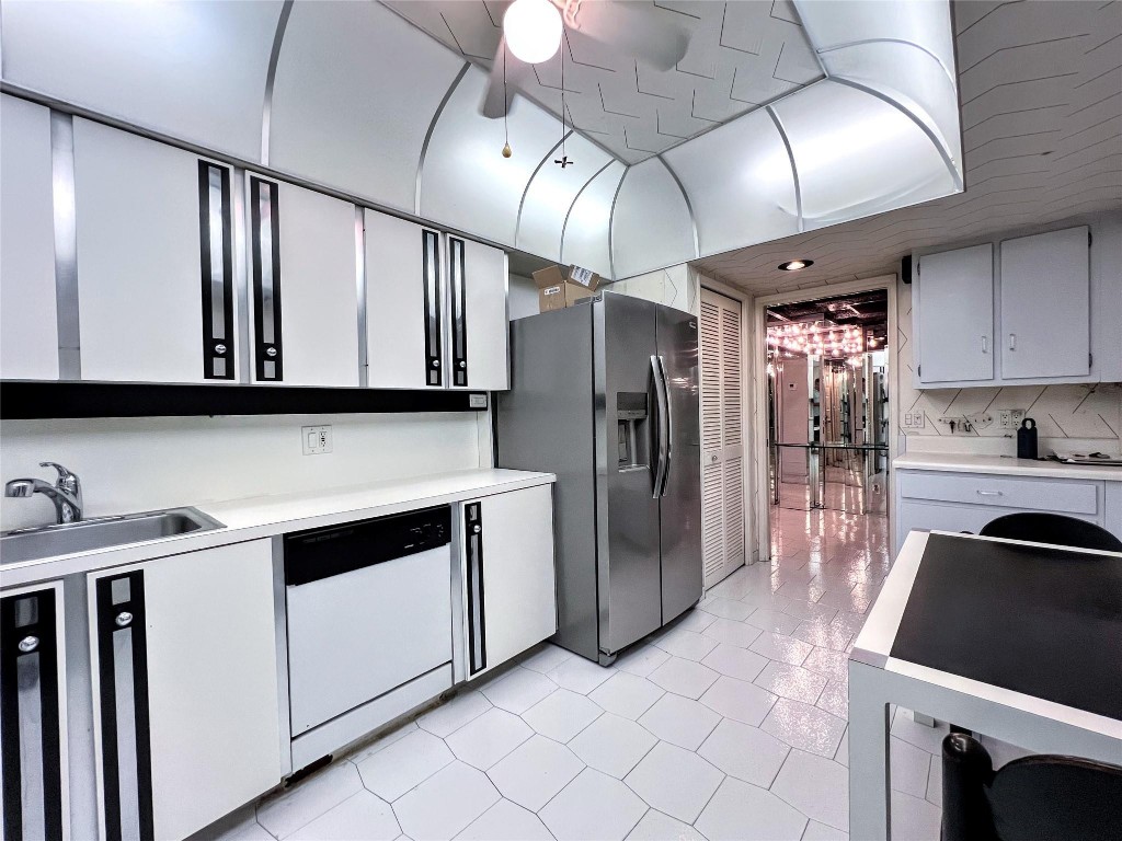 800 Cypress Grv Dr #106 Pompano Beach, FL 33069