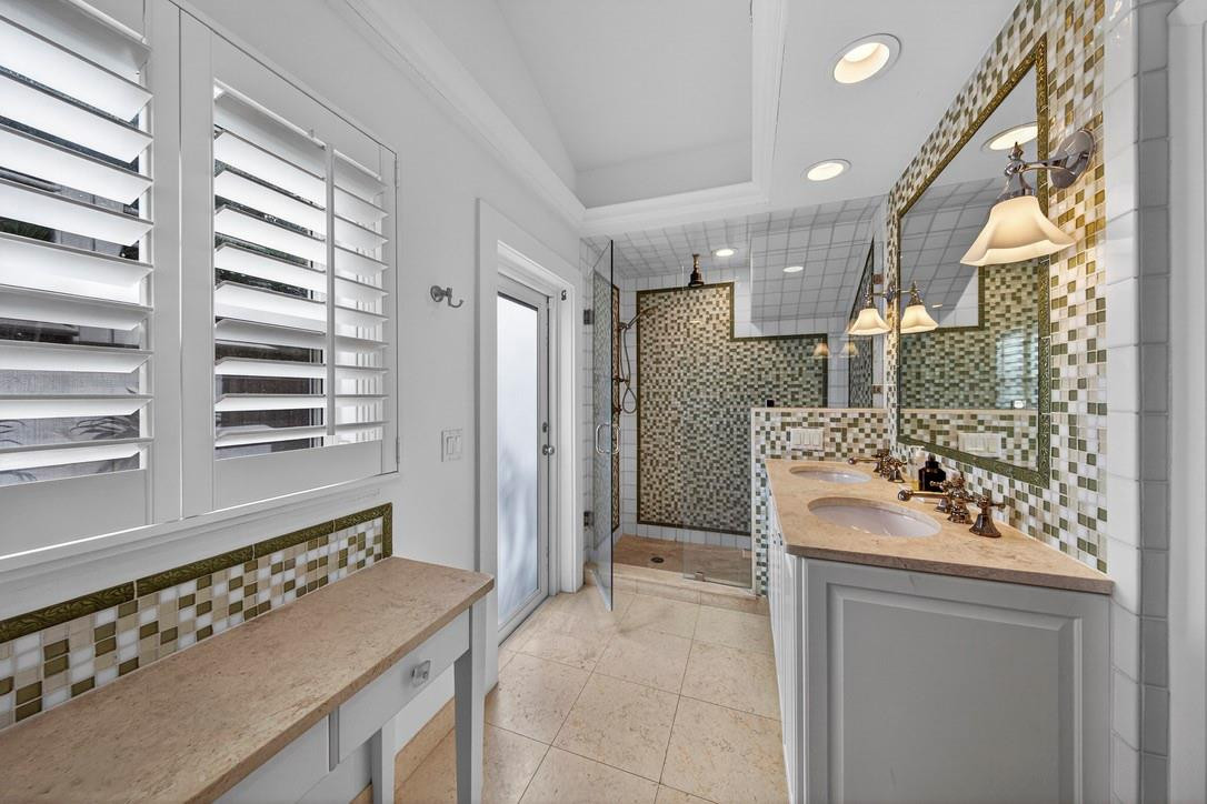 924 SE 6th Fort Lauderdale, FL 33301