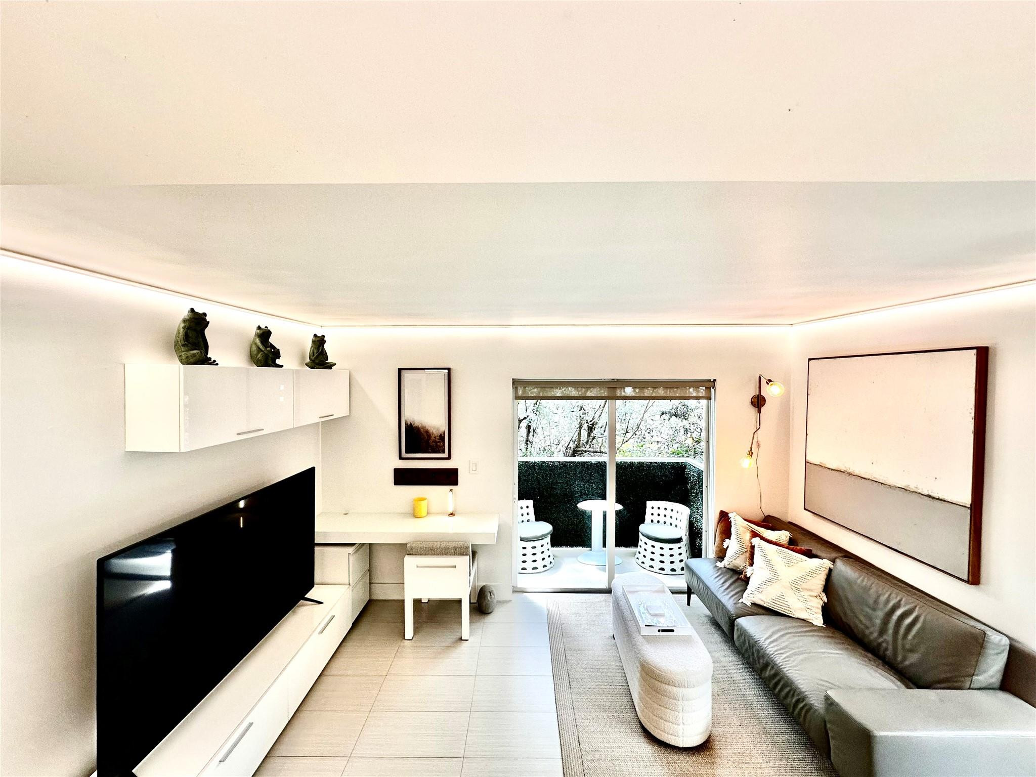 630 85th #106 Miami Beach, FL 33141