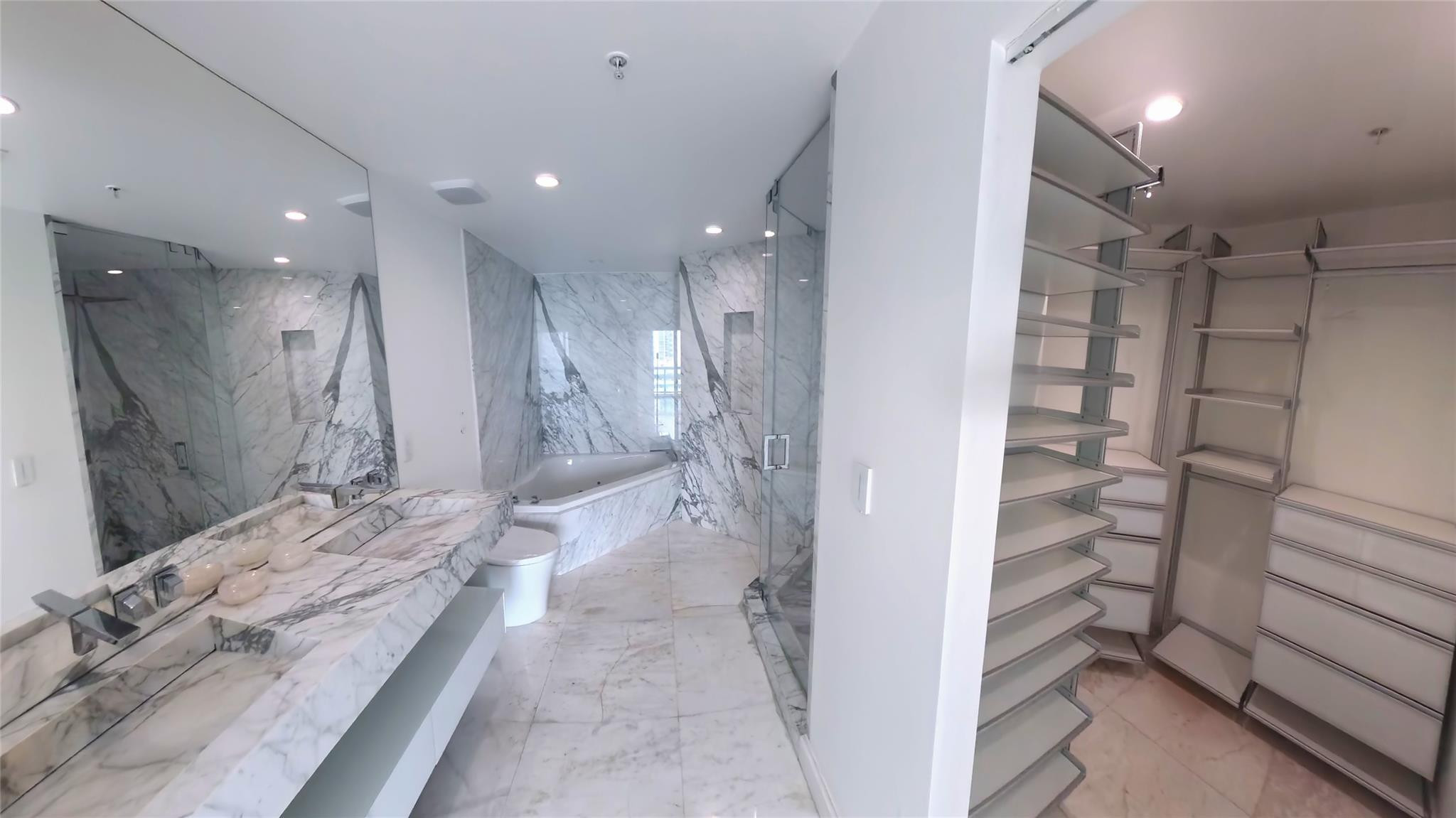 7910 Harbor Is #805 North Bay Village, FL 33141